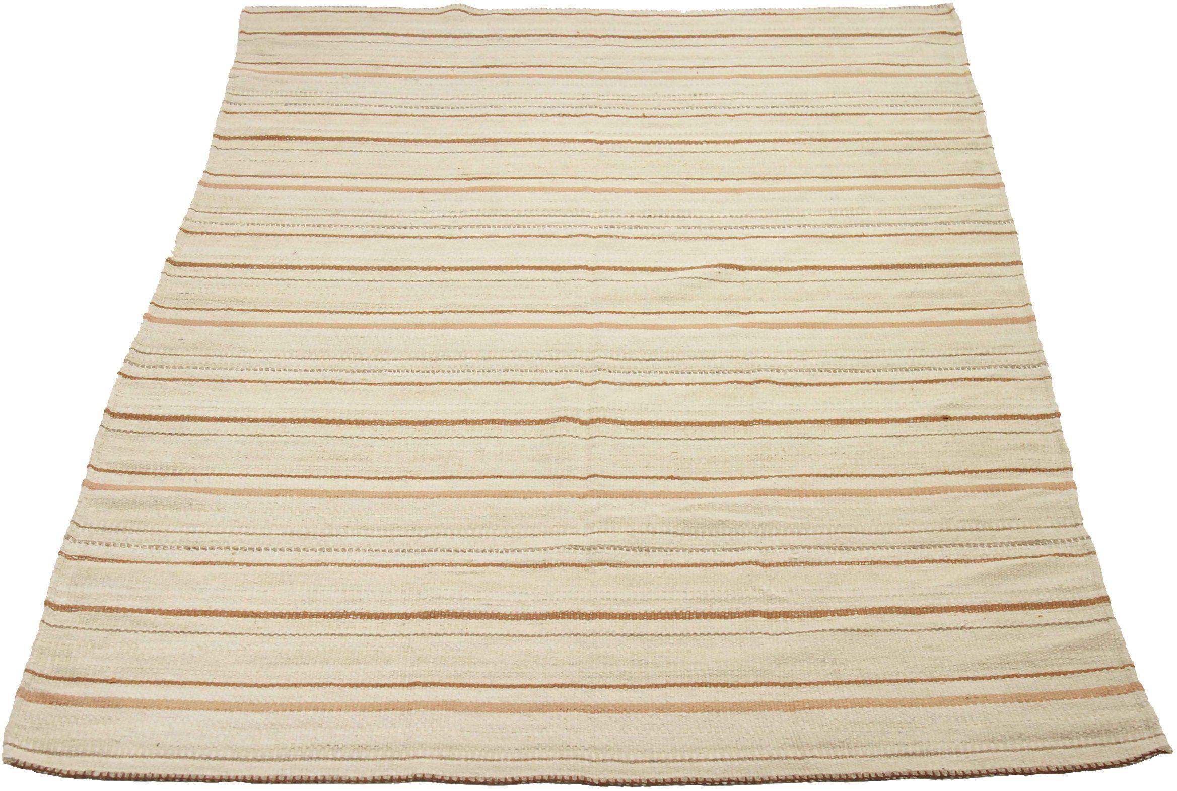 Descubre la elegancia del Kilim persa con una pequeña alfombra de circa 1910. Diseñado con lana y marrón-marfil-amarillo, este diseño exclusivo es perfecto para realzar tu espacio.