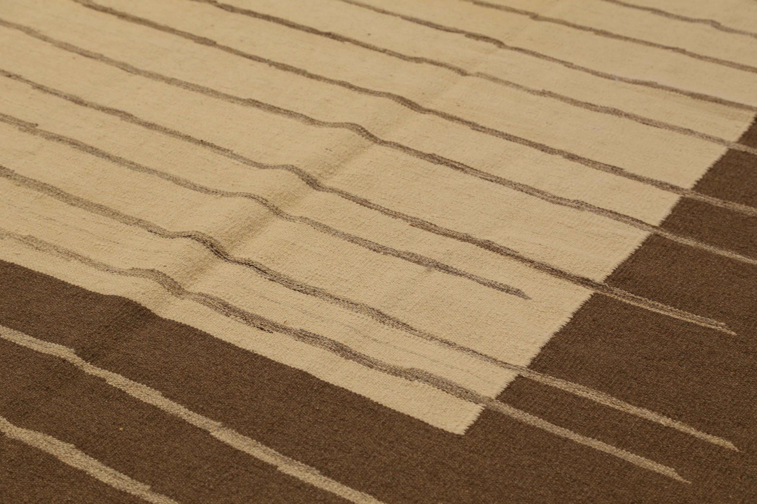 Asiatique Rug & Kilim Kilim Persan Circa 1990 - Laine Brown Ivory 72624 en vente