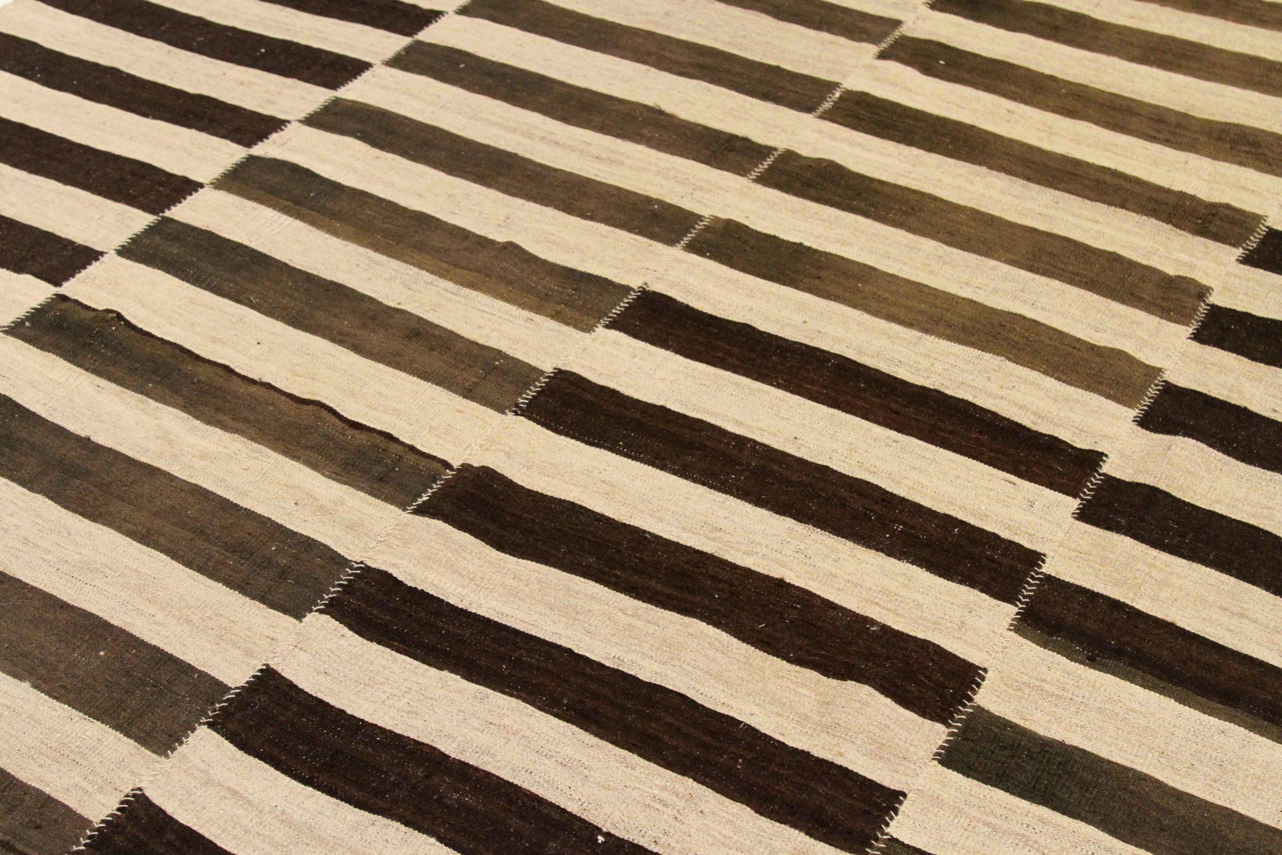 Iracheno Tappeti persiani Kilim quadrati - Disegno in lana marrone avorio - 76050 in vendita