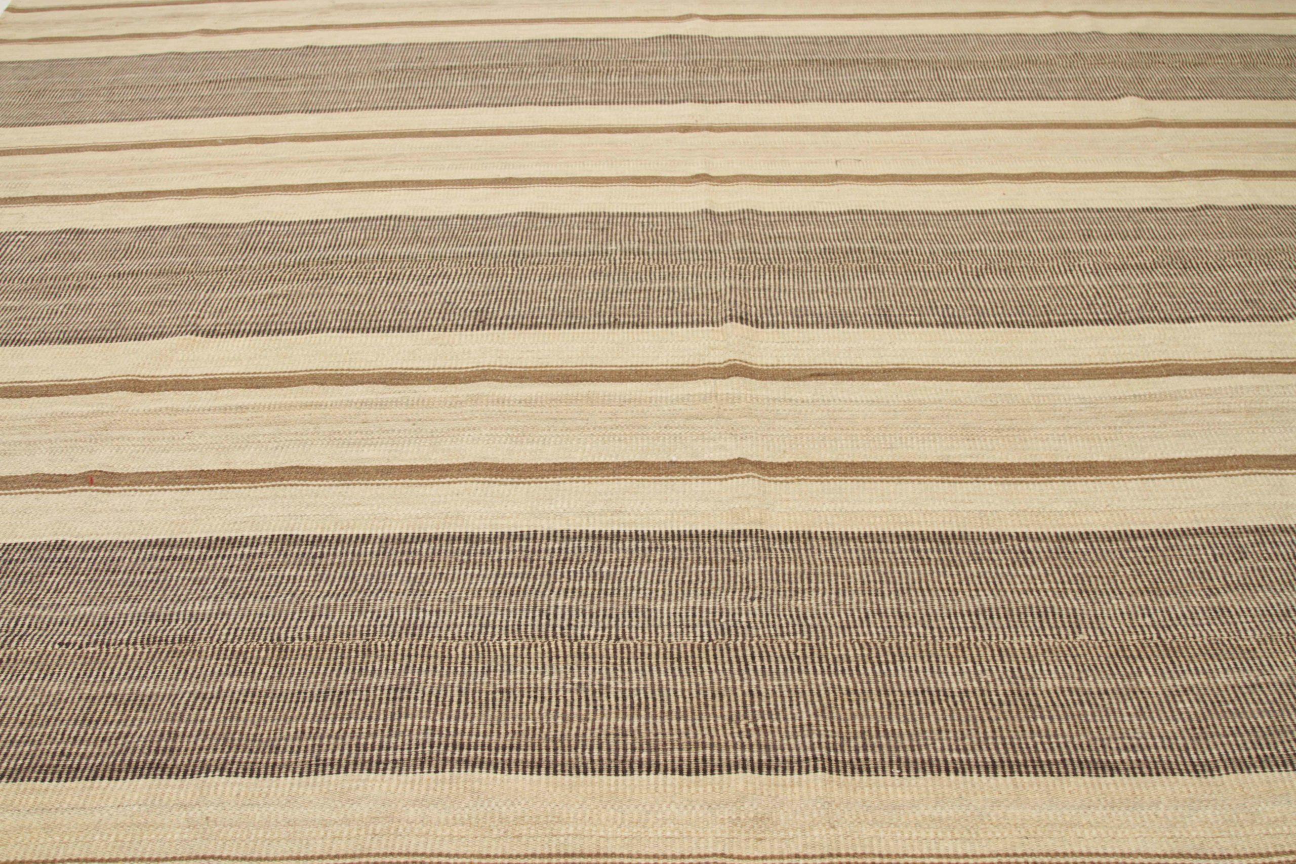 Rug & Kilim Kilim - Laine Brown Design/One - 88389 Excellent état - En vente à Dallas, TX