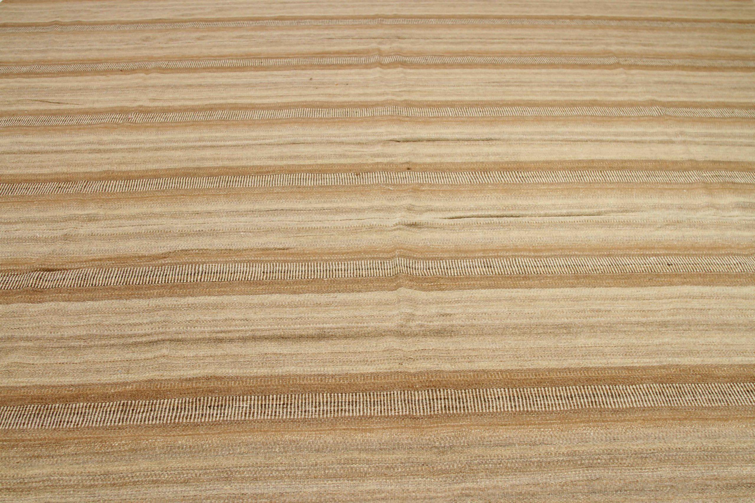 Rug & Kilim Kilim - Laine Brown Design/One - 88682 Excellent état - En vente à Dallas, TX