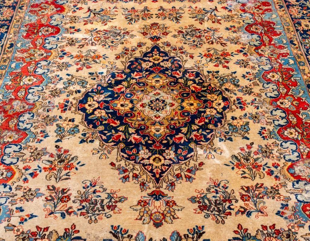 Persian Kirman Rug 8.8' x 6.8' In Good Condition For Sale In New York, NY