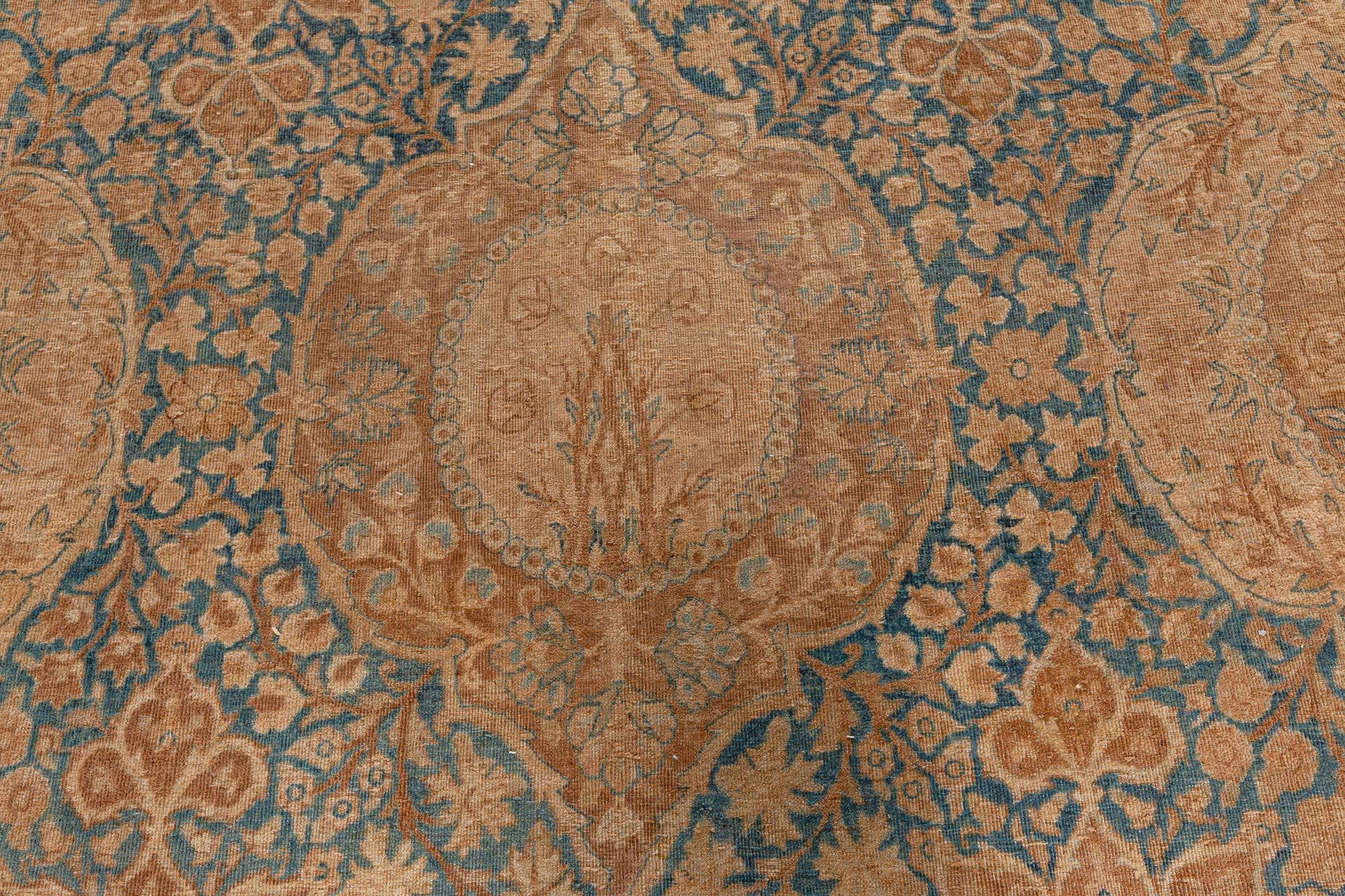 Tapis persan Kirman du début du 20e siècle
Taille : 381 × 629 cm (12'6