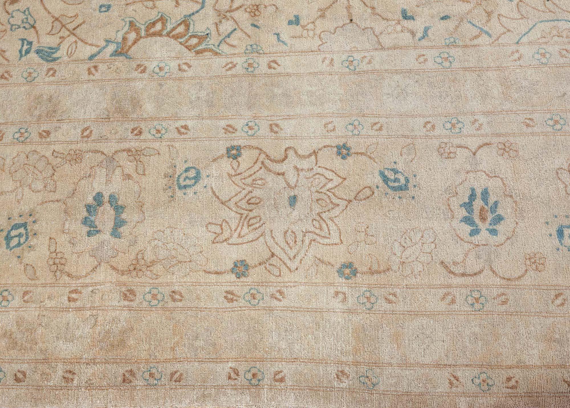Doris Leslie Blauer persischer Kirman-Teppich des frühen 20. Jahrhunderts (Persisch) im Angebot