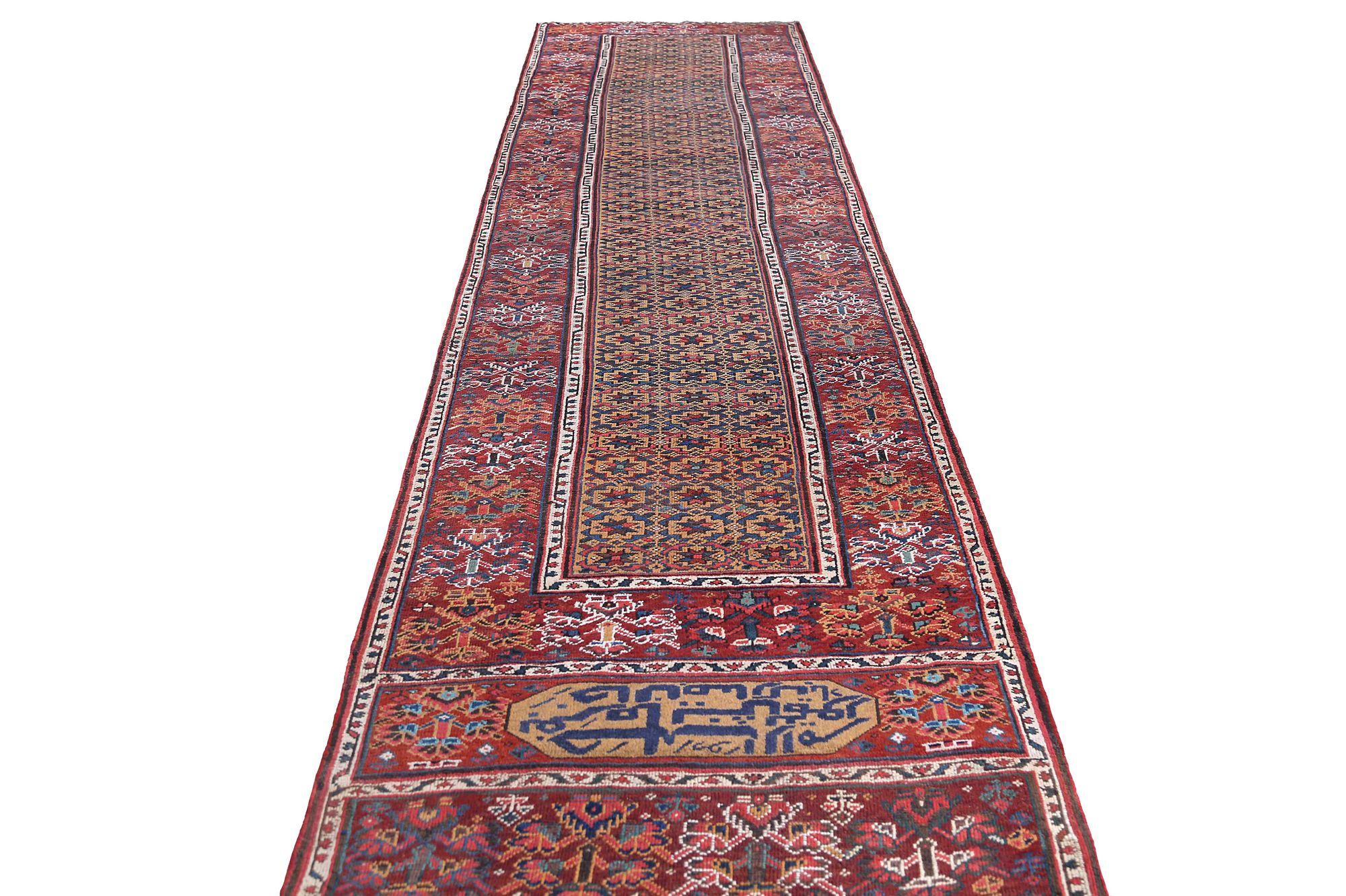 Persischer Kurdischer Läufer aus Wolle – rotes Design – 97392 im Zustand „Hervorragend“ im Angebot in Dallas, TX
