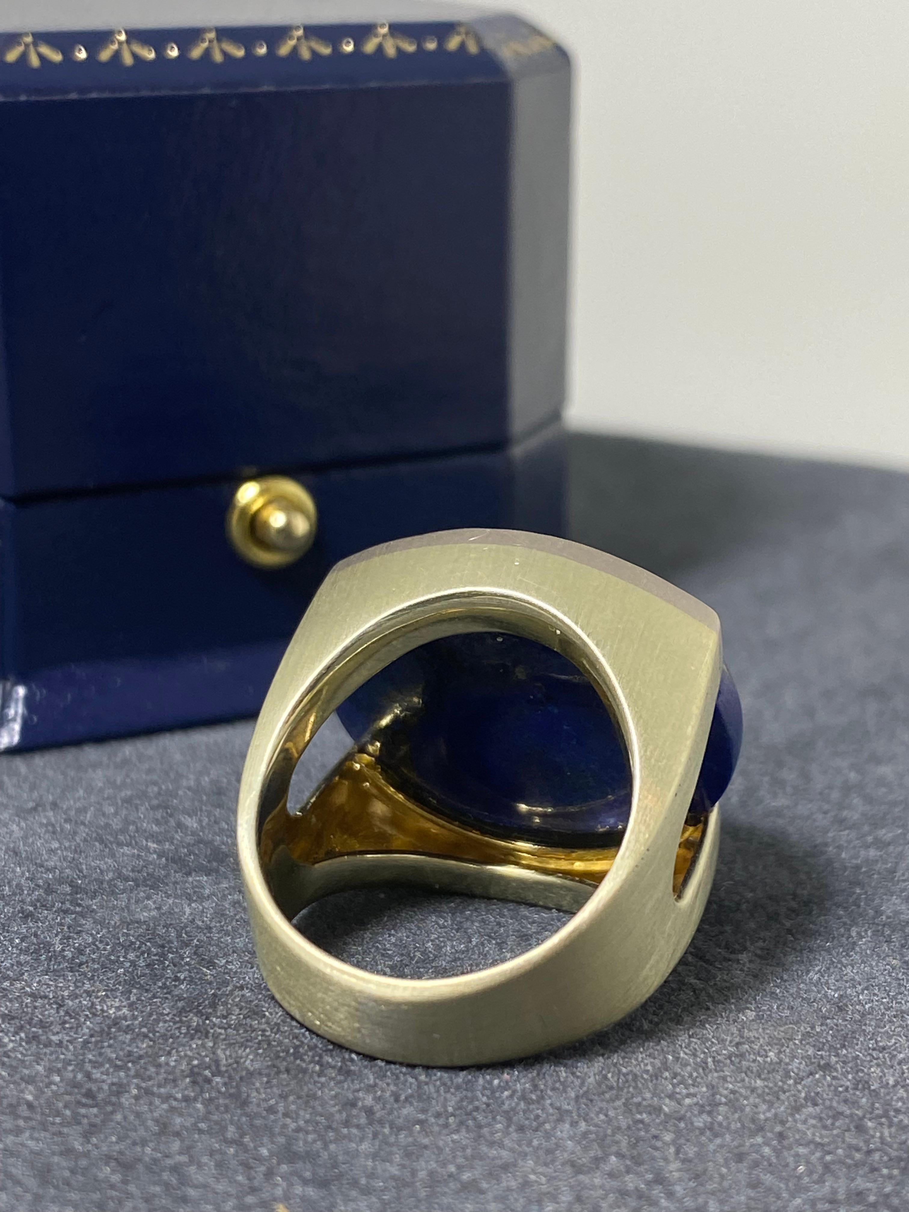 Oval Cut Persian Lapis Lazuli of 30.00 Ct & 1.00ct Diamond 18k Yellow Gold Cocktail Ring