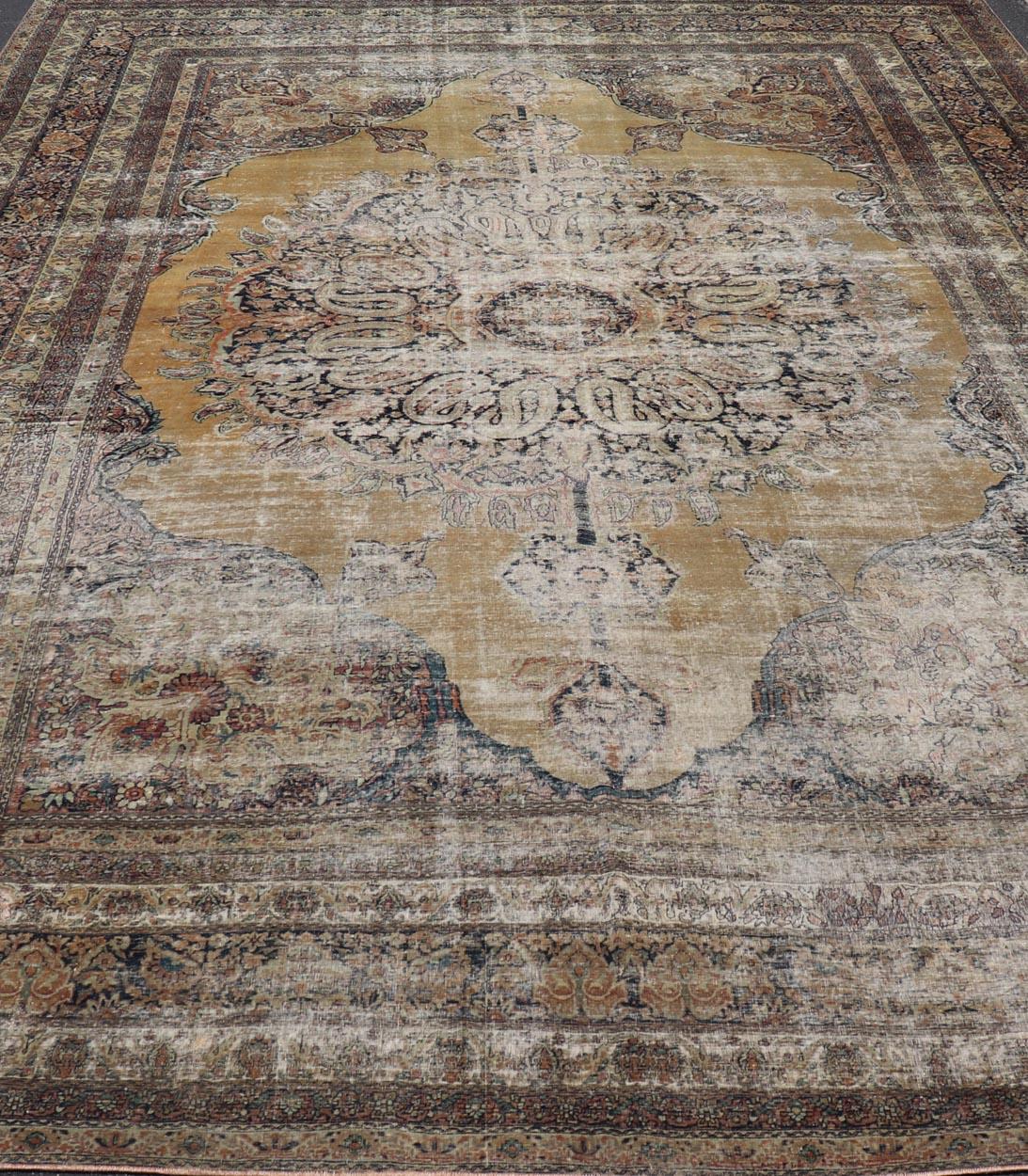 Persian Lavar Kerman Rug with Faded Camel Medallion and Ornamental Border Motifs For Sale 5