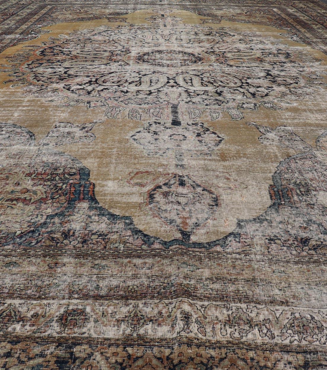 Persian Lavar Kerman Rug with Faded Camel Medallion and Ornamental Border Motifs For Sale 7