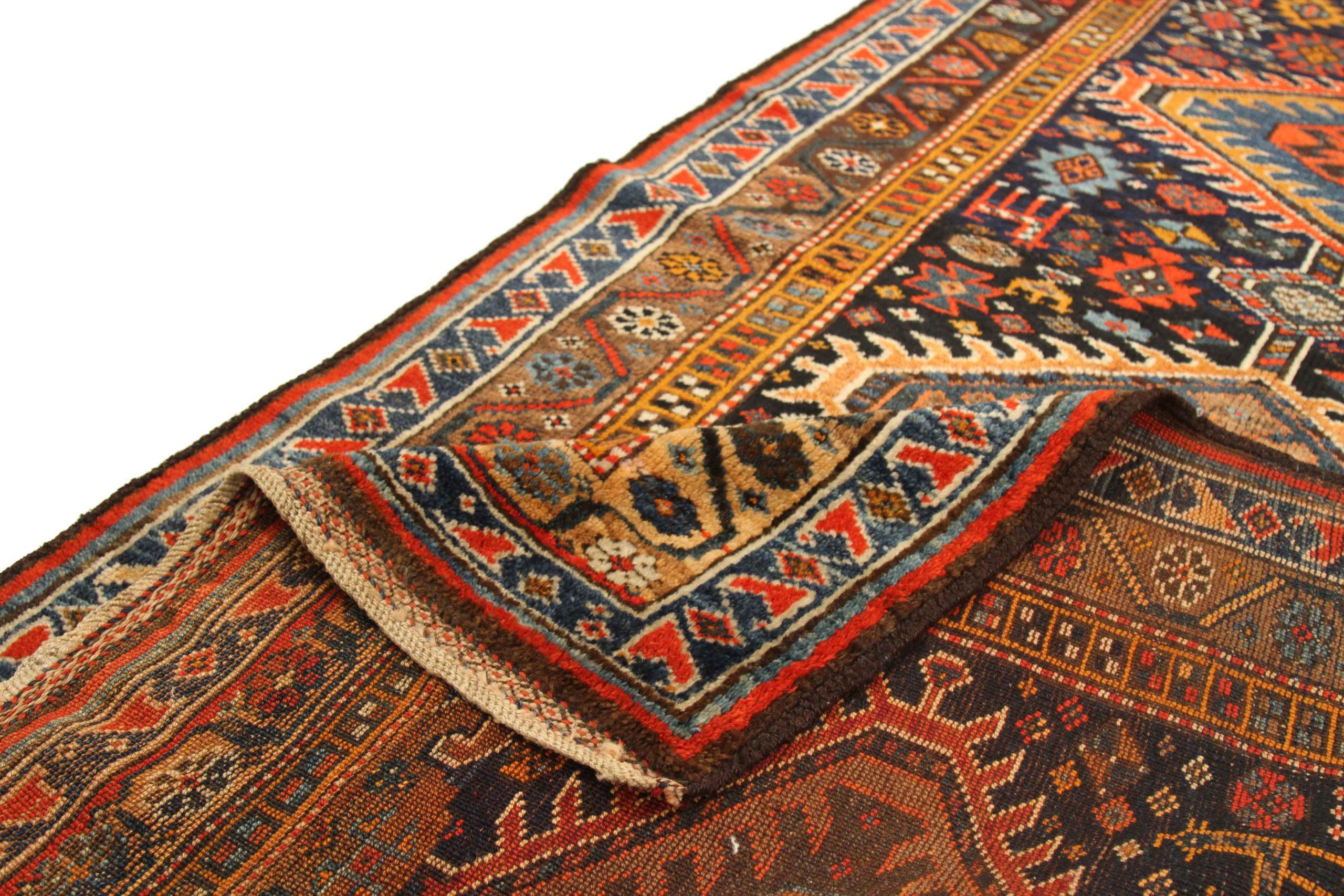 Persischer Lori Kleiner Teppich Circa 1910 - Wolle Elfenbein Marineblau Blau Rot Design - 75456 (Asiatisch) im Angebot