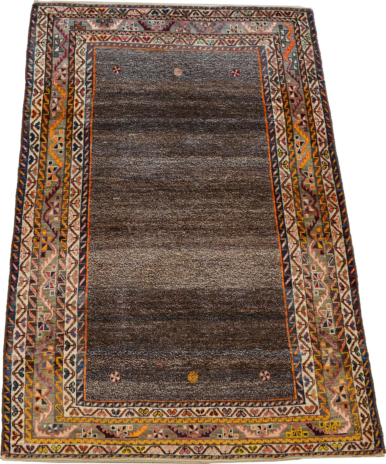 Antique 1910s Wool Persian Loristan Gabbeh Rug, 5' x 7' In Excellent Condition For Sale In New York, NY