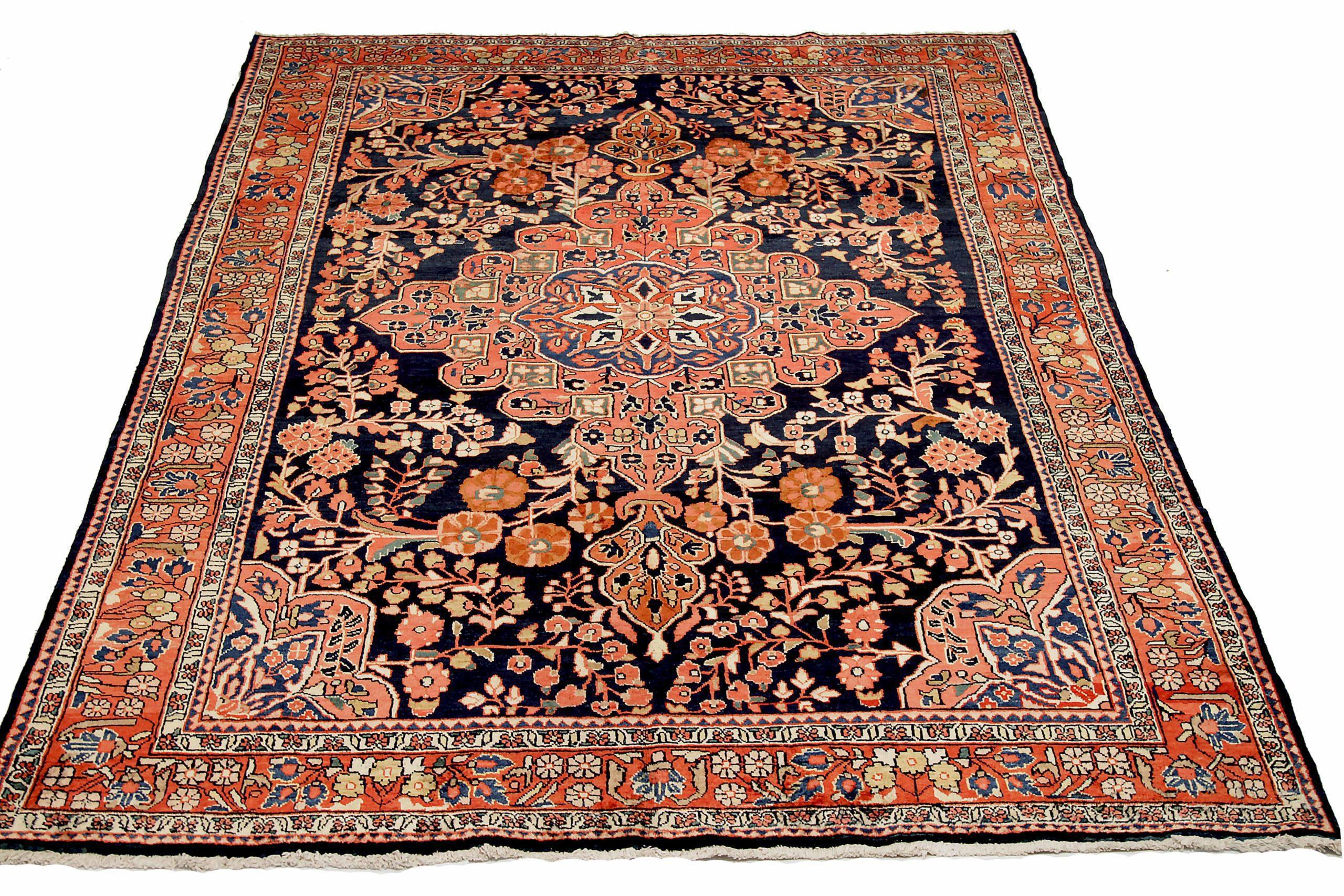 Descubre la elegancia de las alfombras persas Mahal de Circa 1880. Diseñado con meticulosa atención al detalle, este diseño exclusivo es perfecto para realzar tu espacio.
