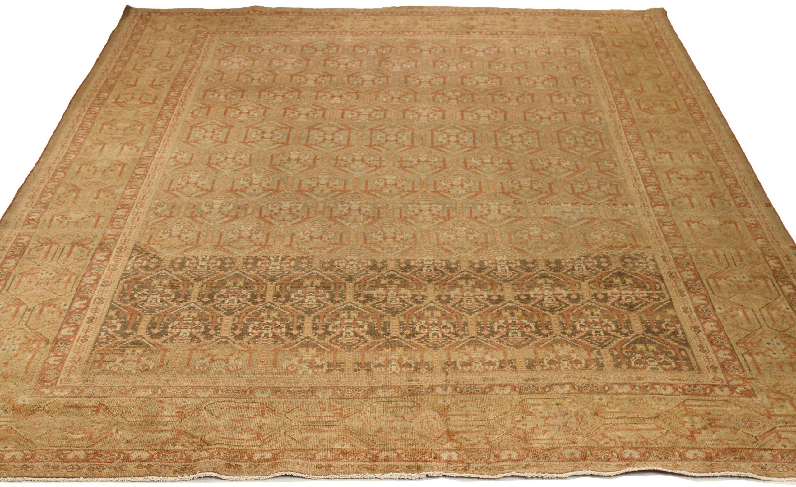 Découvrez l'élégance des tapis Persian Mahal de Circa 1880. Conçu avec une attention méticuleuse aux détails, ce design exclusif est parfait pour mettre en valeur votre espace.