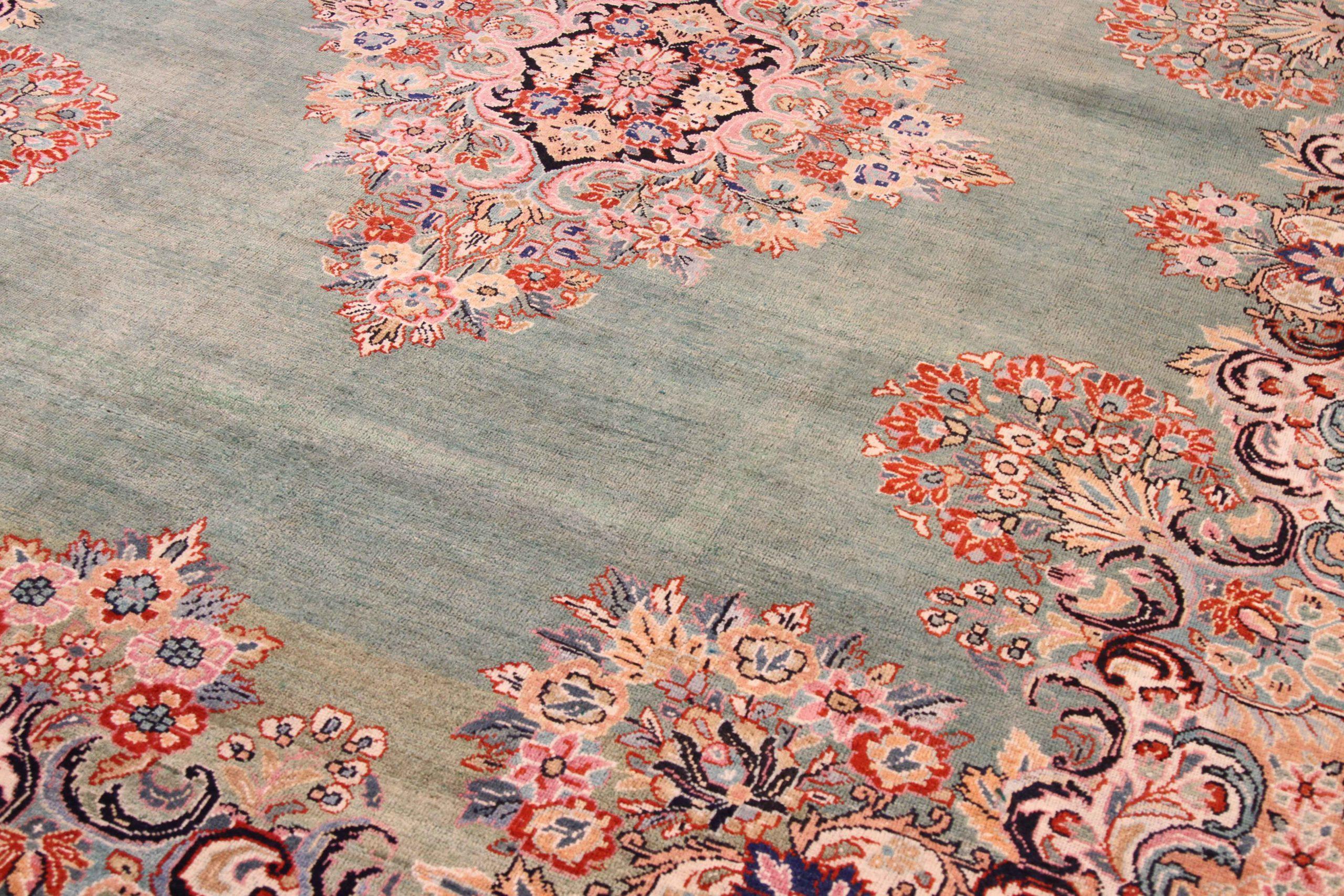 Asiatique Tapis persans Mahal datant d'environ 1910, motif en laine vert ivoire rose - 10609 en vente
