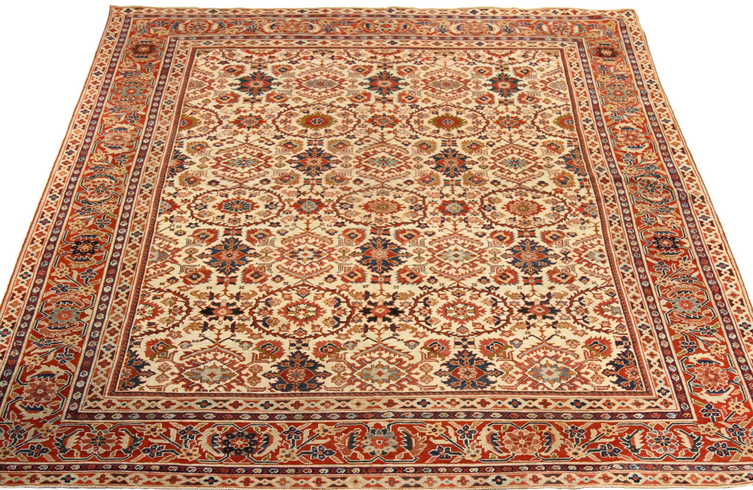 Entdecken Sie die Eleganz von Persian Mahal mit Teppichen aus der Zeit um 1910. Dieses exklusive Design aus Wolle und Elfenbeinrot ist perfekt, um Ihren Raum zu verschönern.