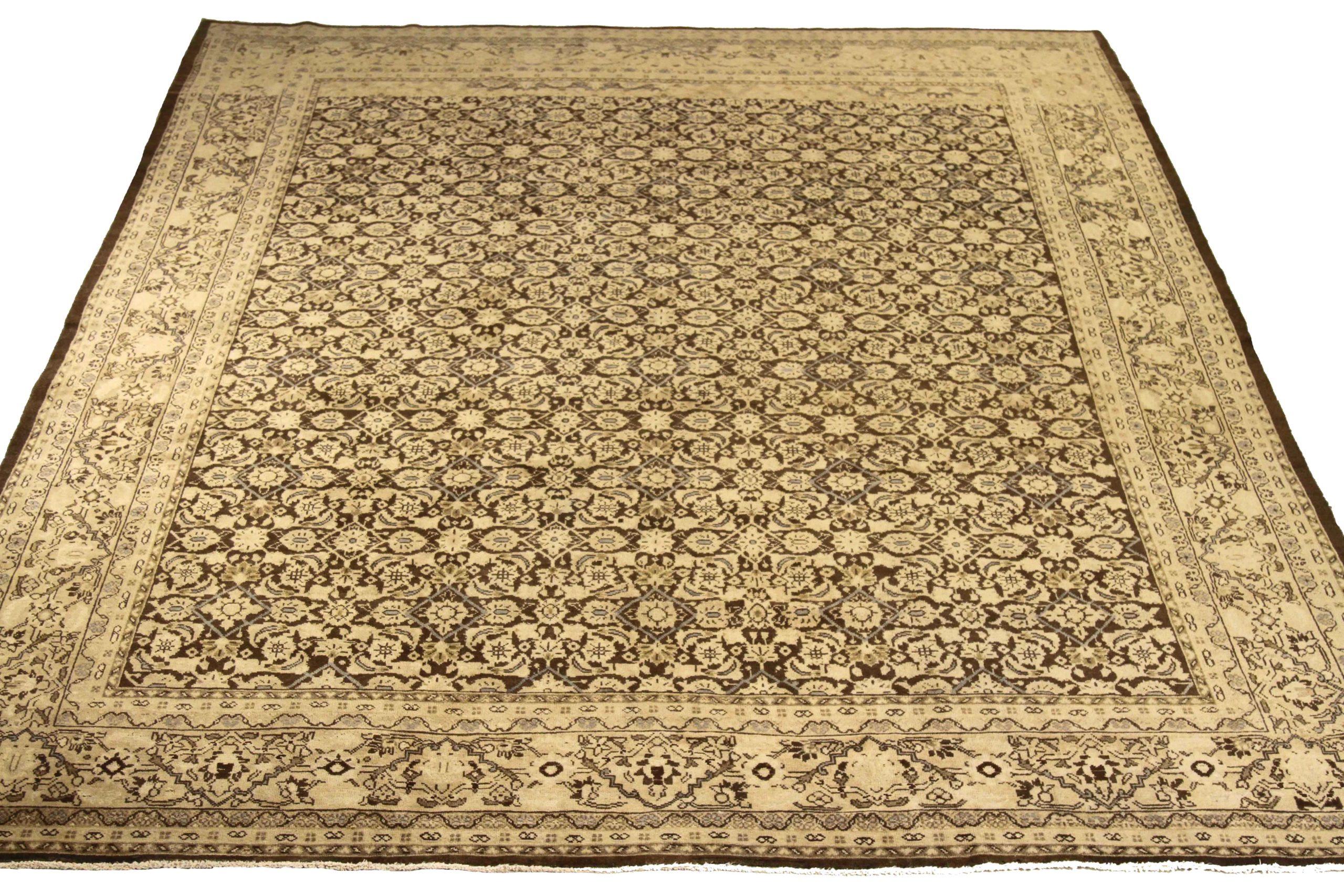 Entdecken Sie die Eleganz von Persian Mahal mit seinen Teppichböden. Dieses exklusive Design, das mit viel Liebe zum Detail entworfen wurde, ist perfekt, um Ihren Raum zu verschönern.