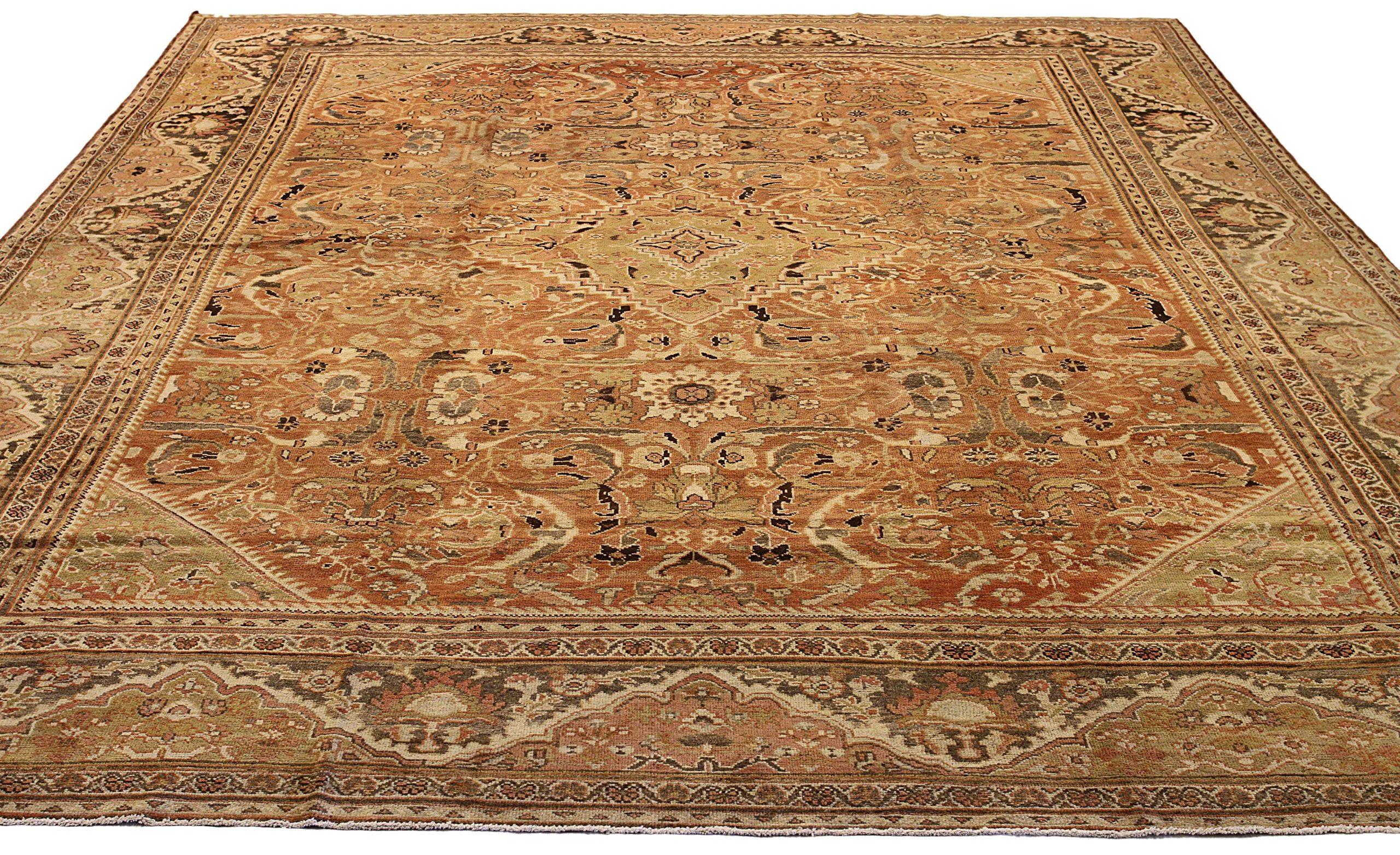 Découvrez l'élégance des tapis Persian Mahal. Conçu avec une attention méticuleuse aux détails, ce design exclusif est parfait pour mettre en valeur votre espace.