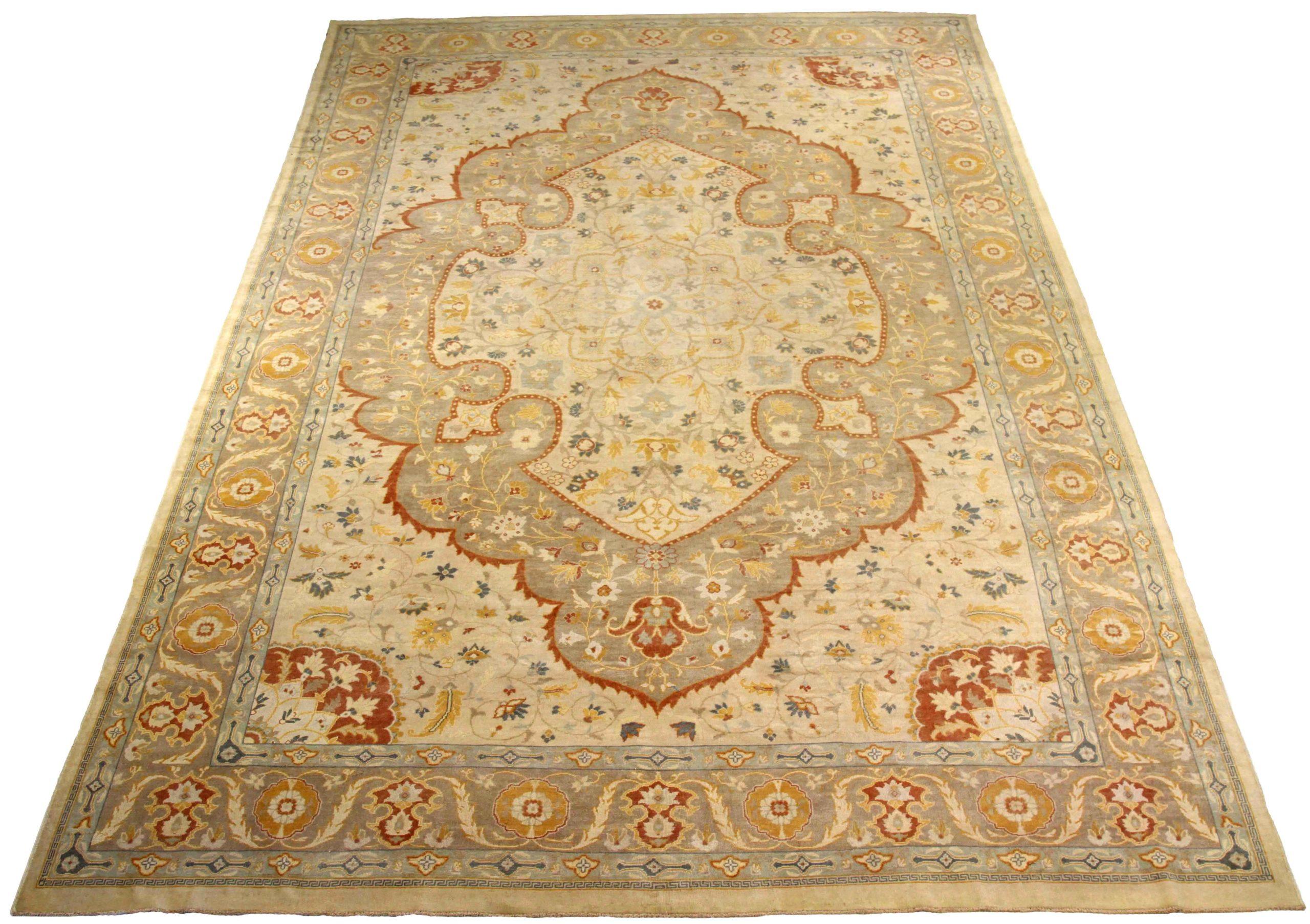 Entdecken Sie die Eleganz von Persian Mahal mit seinen Teppichböden. Dieses exklusive Design, das mit viel Liebe zum Detail entworfen wurde, ist perfekt, um Ihren Raum zu verschönern.