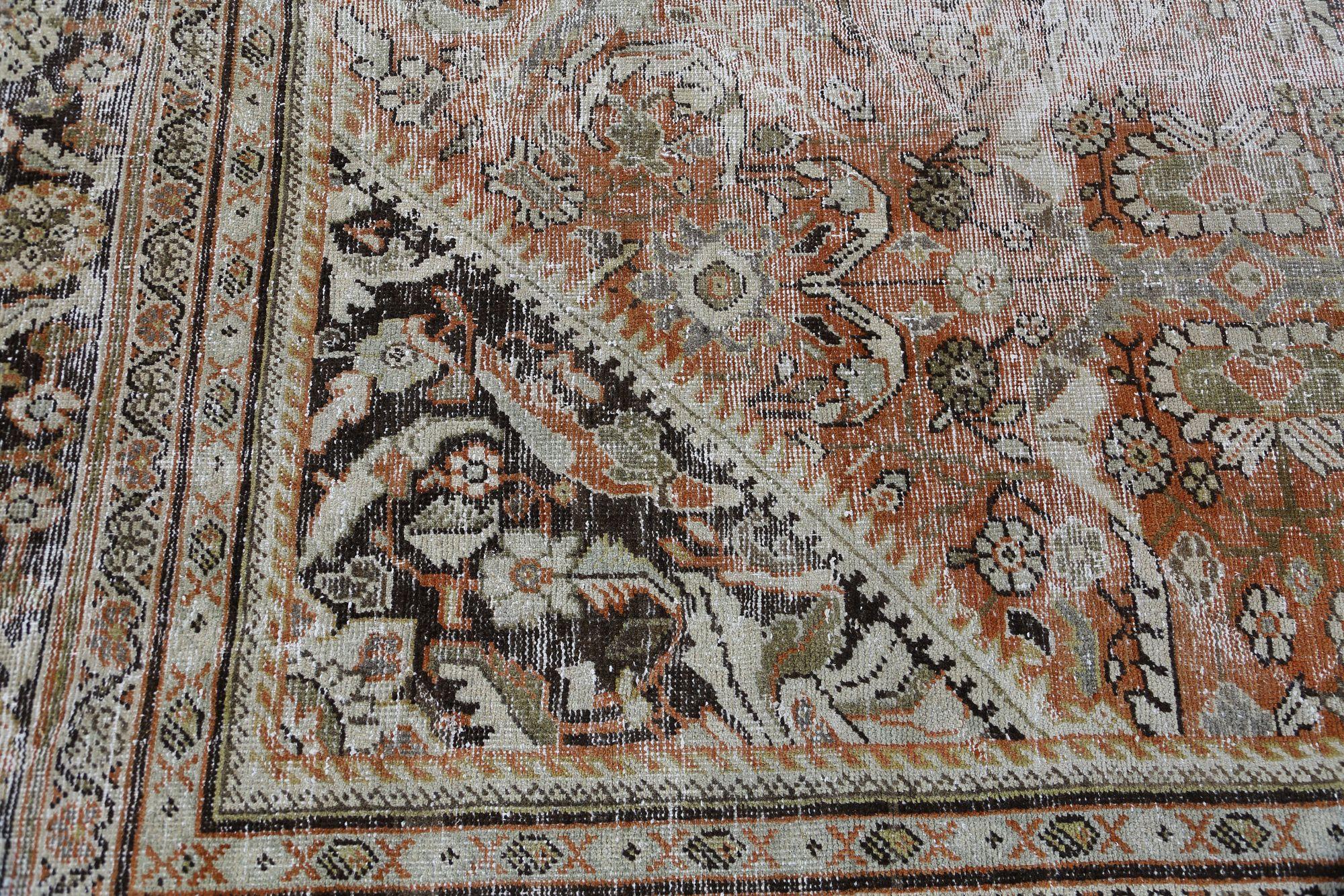 Scopri l'eleganza dei tappeti persiani Mahal, caratterizzati da tappeti d'area del 1910. Progettato con lana e BrownRed, questo design esclusivo è perfetto per valorizzare il tuo spazio.