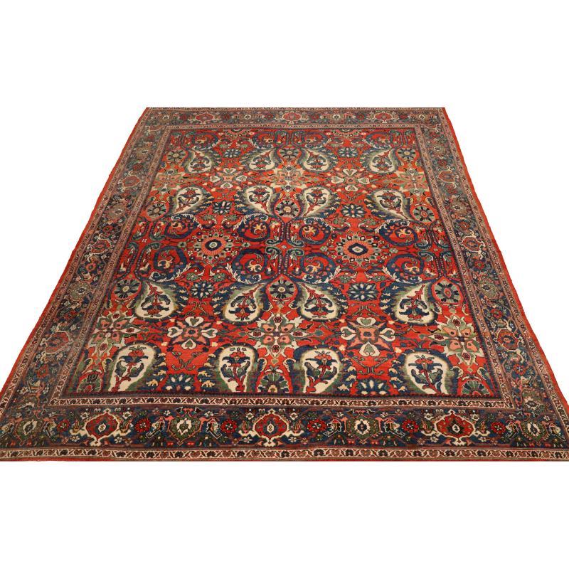Scopri l'eleganza dei tappeti persiani Mahal, caratterizzati da tappeti d'area del 1910. Progettato con lana e IvoryRed, questo design esclusivo è perfetto per valorizzare il tuo spazio.