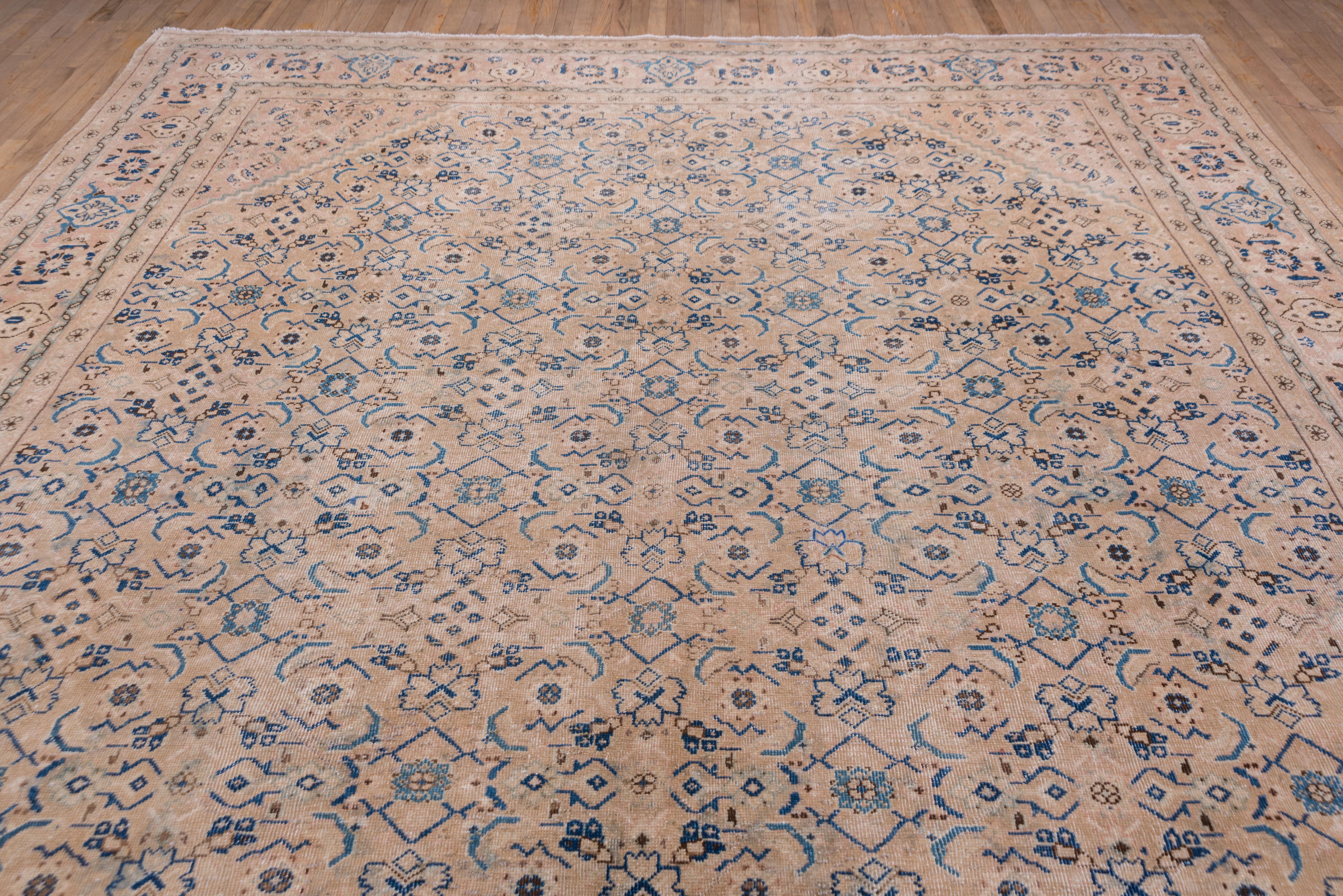 Persian Mahal Carpet, Light Palette For Sale 1