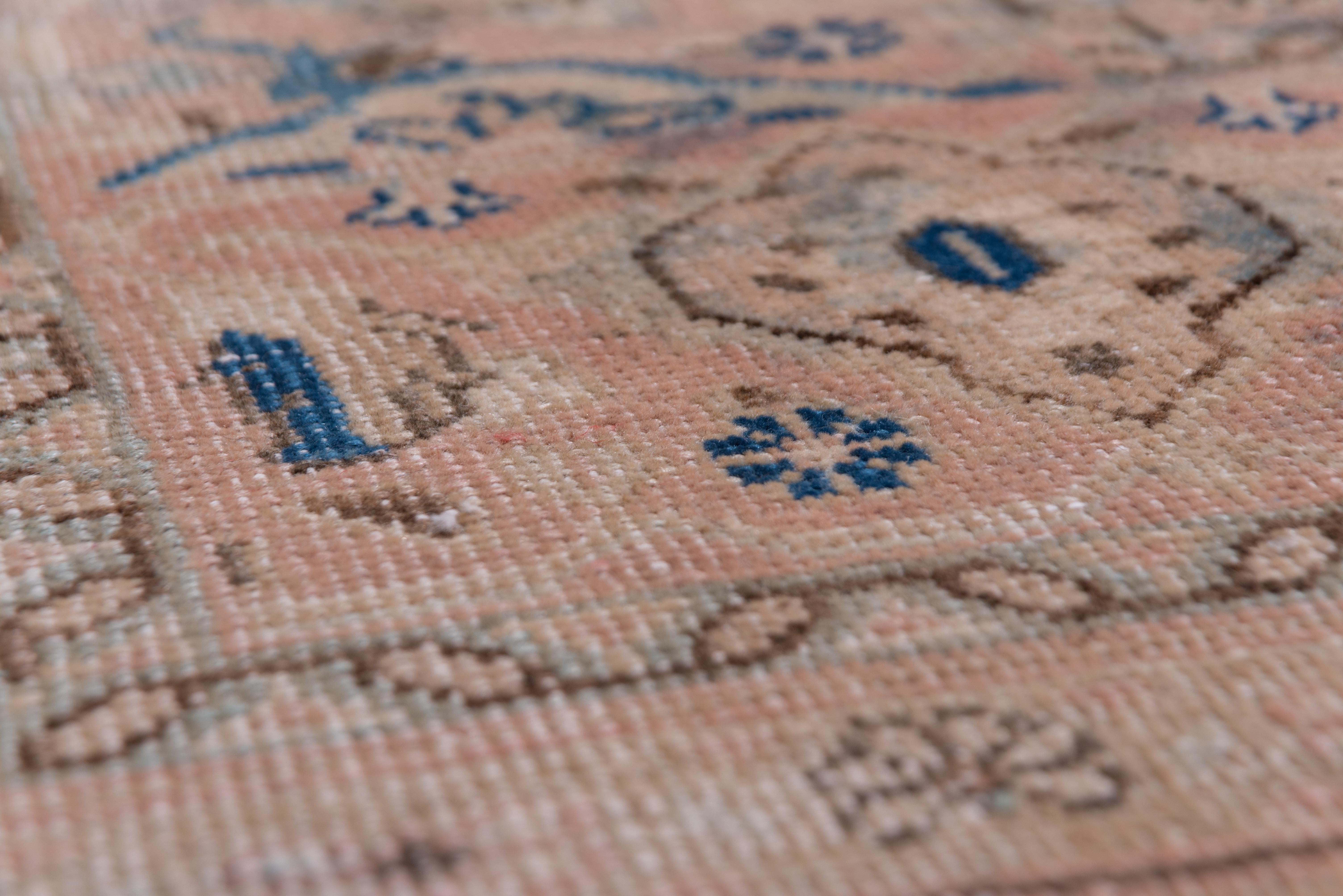 Persian Mahal Carpet, Light Palette For Sale 2