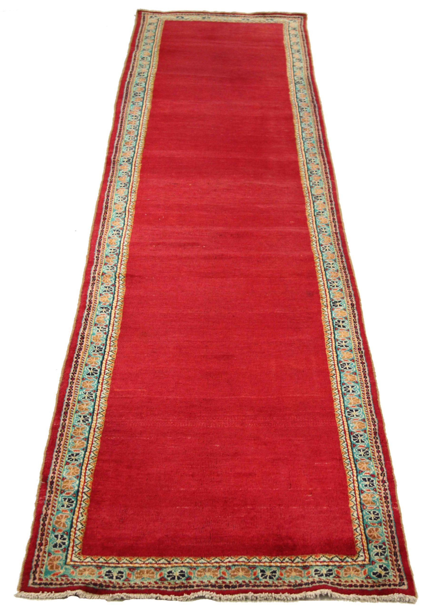 Scopri l'eleganza del tappeto persiano Mahal, caratterizzato da Runner Rug di CIRCA 1880. Progettato con una meticolosa attenzione ai dettagli, questo design esclusivo è perfetto per valorizzare il tuo spazio.