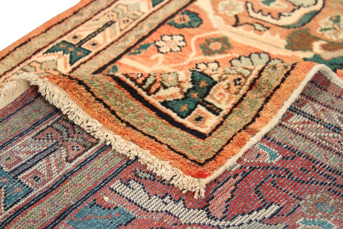Persischer Mahal-Läufer aus Wolle in Grün, Elfenbein, Elfenbein und Rosa 71404 im Zustand „Hervorragend“ im Angebot in Dallas, TX
