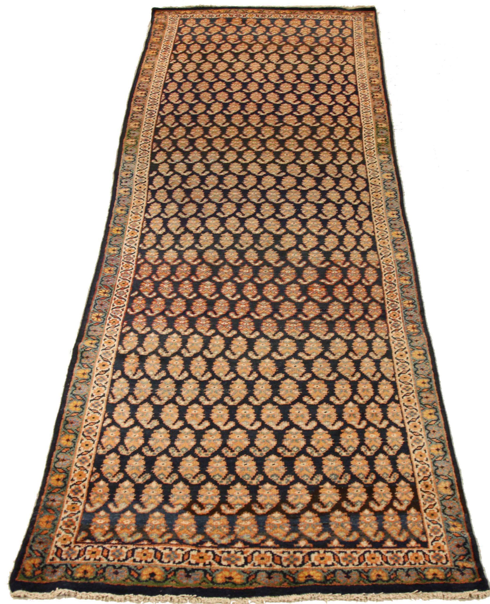 Entdecken Sie die Eleganz des persischen Mahal mit dem Läufer von CIRCA 1880. Dieses exklusive Design aus Wolle und ElfenbeinMarineblauRot ist perfekt, um Ihren Raum zu verschönern.