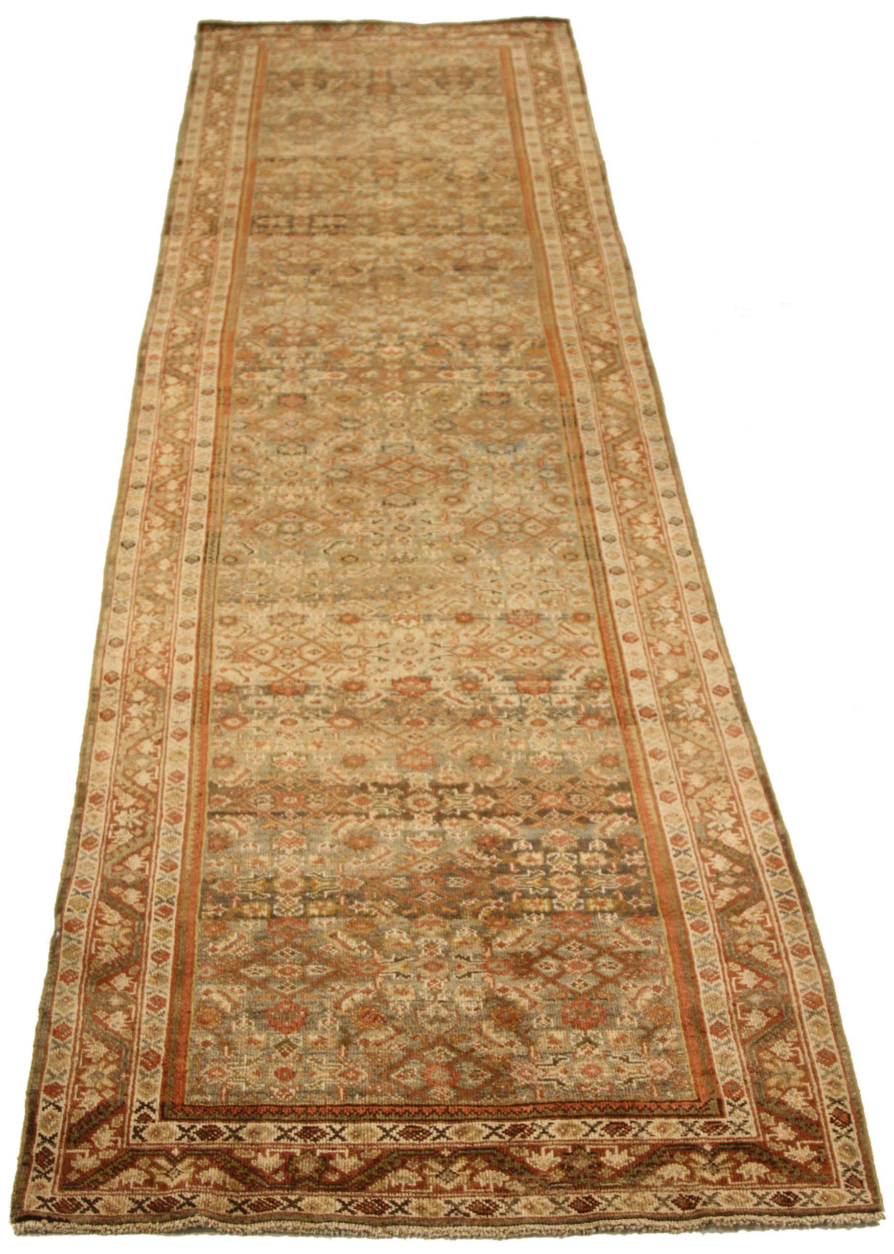 Scopri l'eleganza del tappeto persiano Mahal. Progettato con una meticolosa attenzione ai dettagli, questo design esclusivo è perfetto per valorizzare il tuo spazio.
