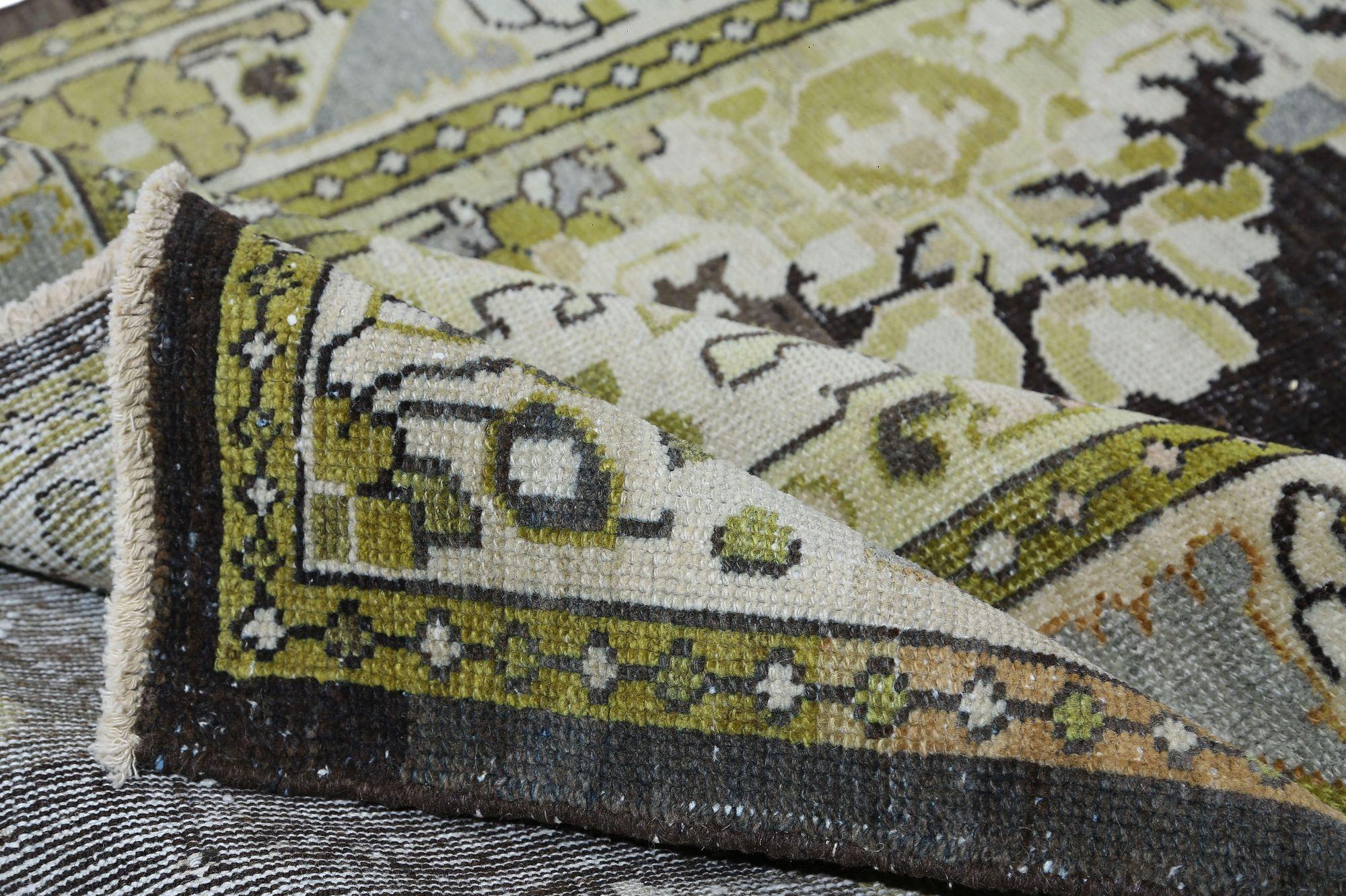 Iracheno Persian Mahal Runner Rug - Wool Brown Green Ivory Design - 97122 in vendita