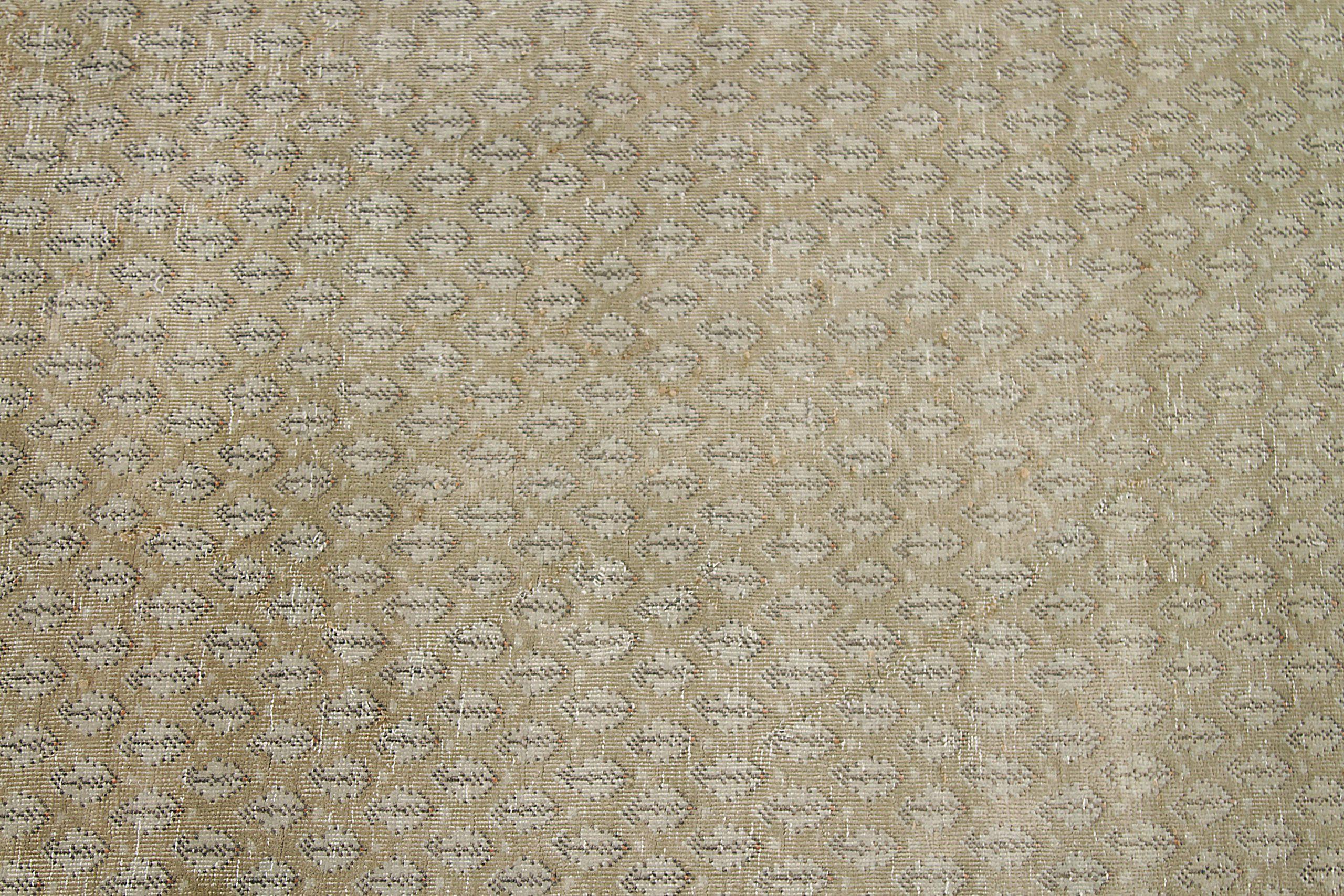 Asian Persian Mahal Small Rug - Wool Ivory Pink Taupe Design - 92553 For Sale