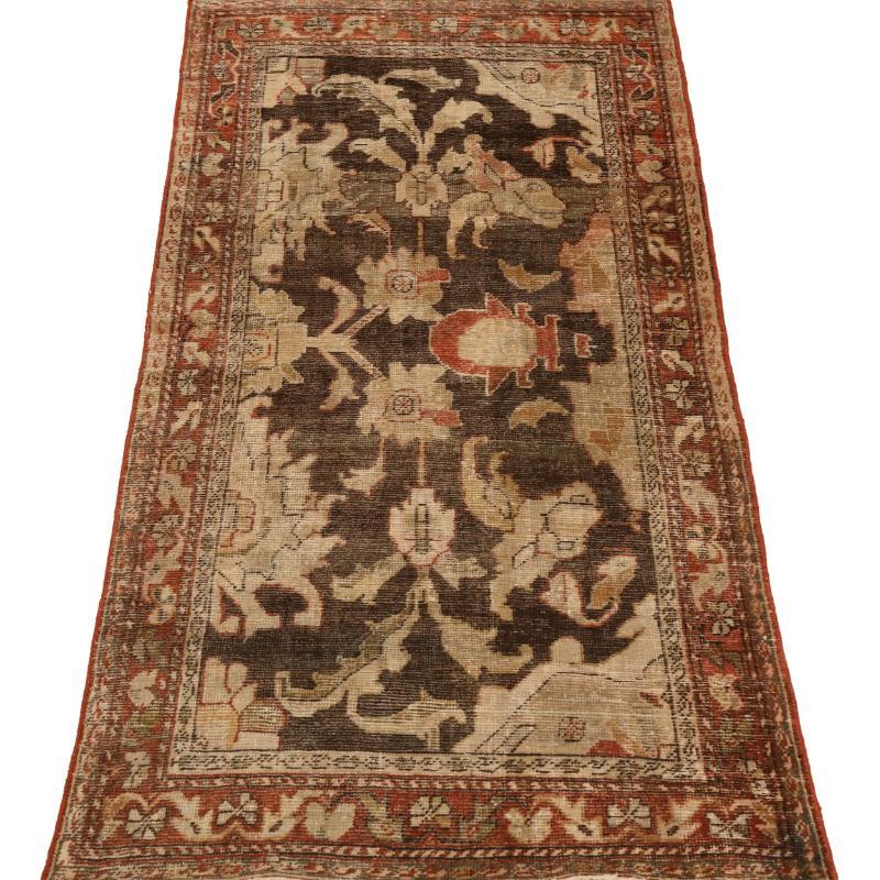 Entdecken Sie die Eleganz des persischen Mahal mit dem kleinen Teppich CIRCA 1910. Dieses exklusive Design aus Wolle und Braun-Elfenbein-Rot ist perfekt, um Ihren Raum zu verschönern.
