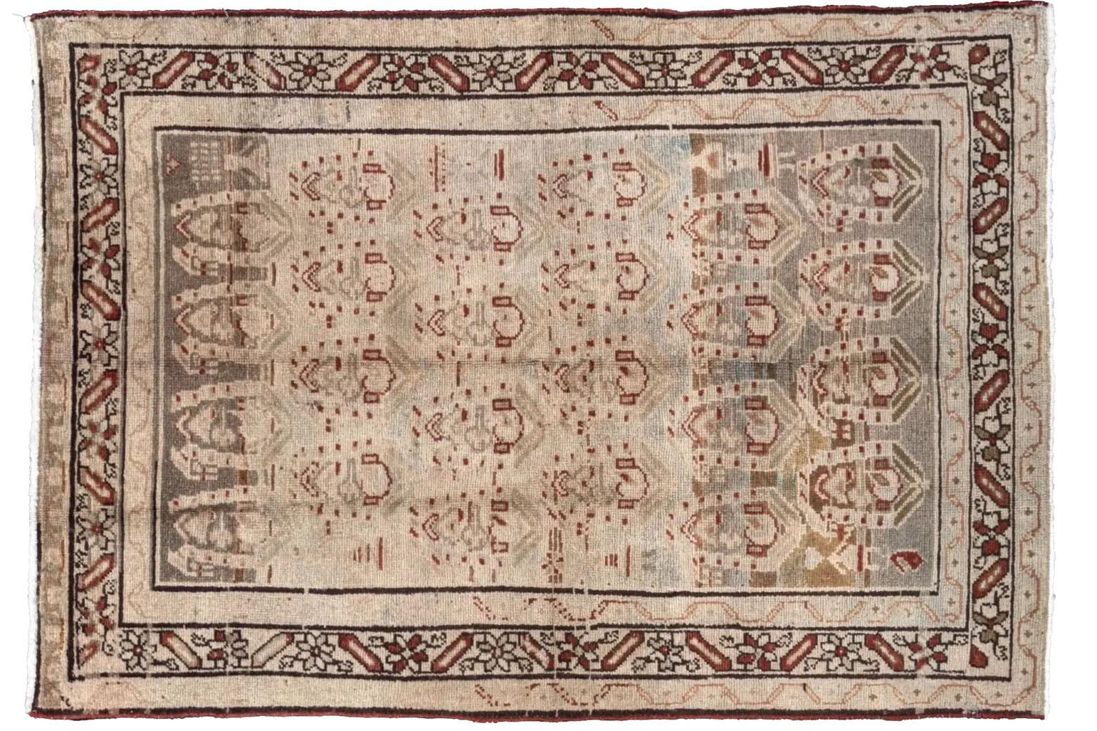 Découvrez l'élégance des tapis persans Malayer avec des tapis de zone datant de 1880. Conçu avec une attention méticuleuse aux détails, ce design exclusif est parfait pour mettre en valeur votre espace.