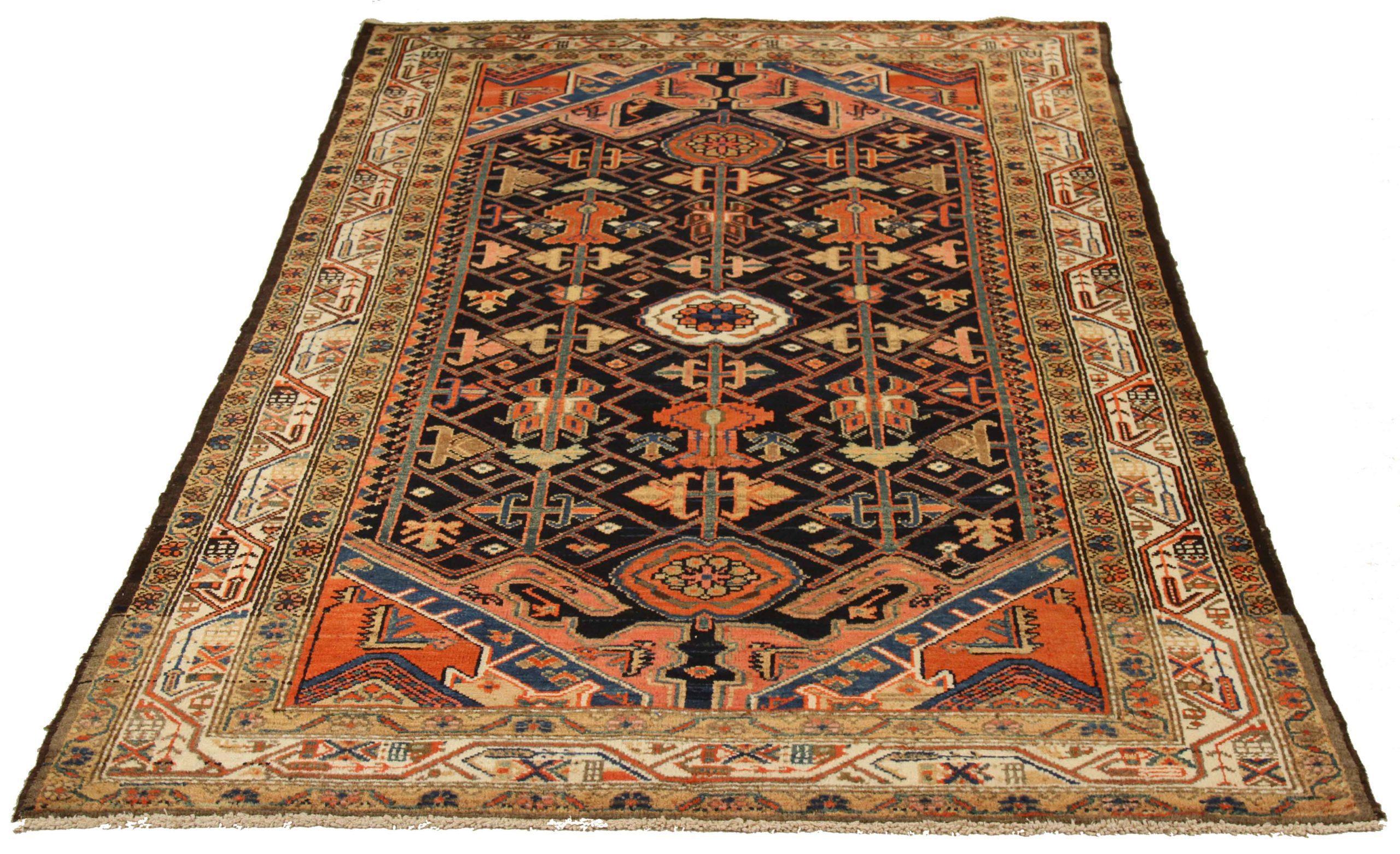 Scopri l'eleganza dei Malayer persiani con i tappeti d'area CIRCA 1880. Progettato con una meticolosa attenzione ai dettagli, questo design esclusivo è perfetto per valorizzare il tuo spazio.