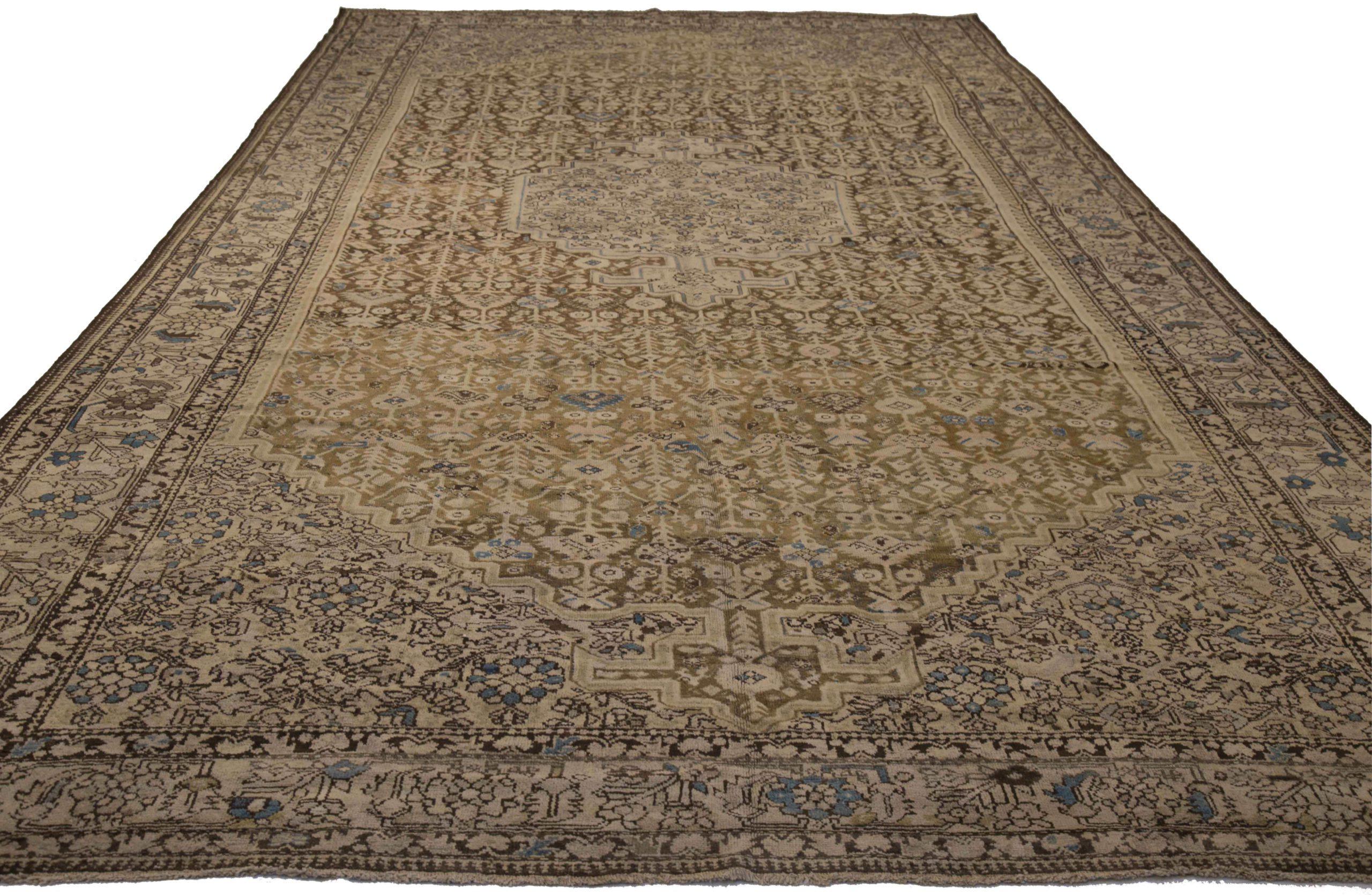 Scopri l'eleganza dei Malayer persiani con i tappeti d'area CIRCA 1880. Progettato con una meticolosa attenzione ai dettagli, questo design esclusivo è perfetto per valorizzare il tuo spazio.