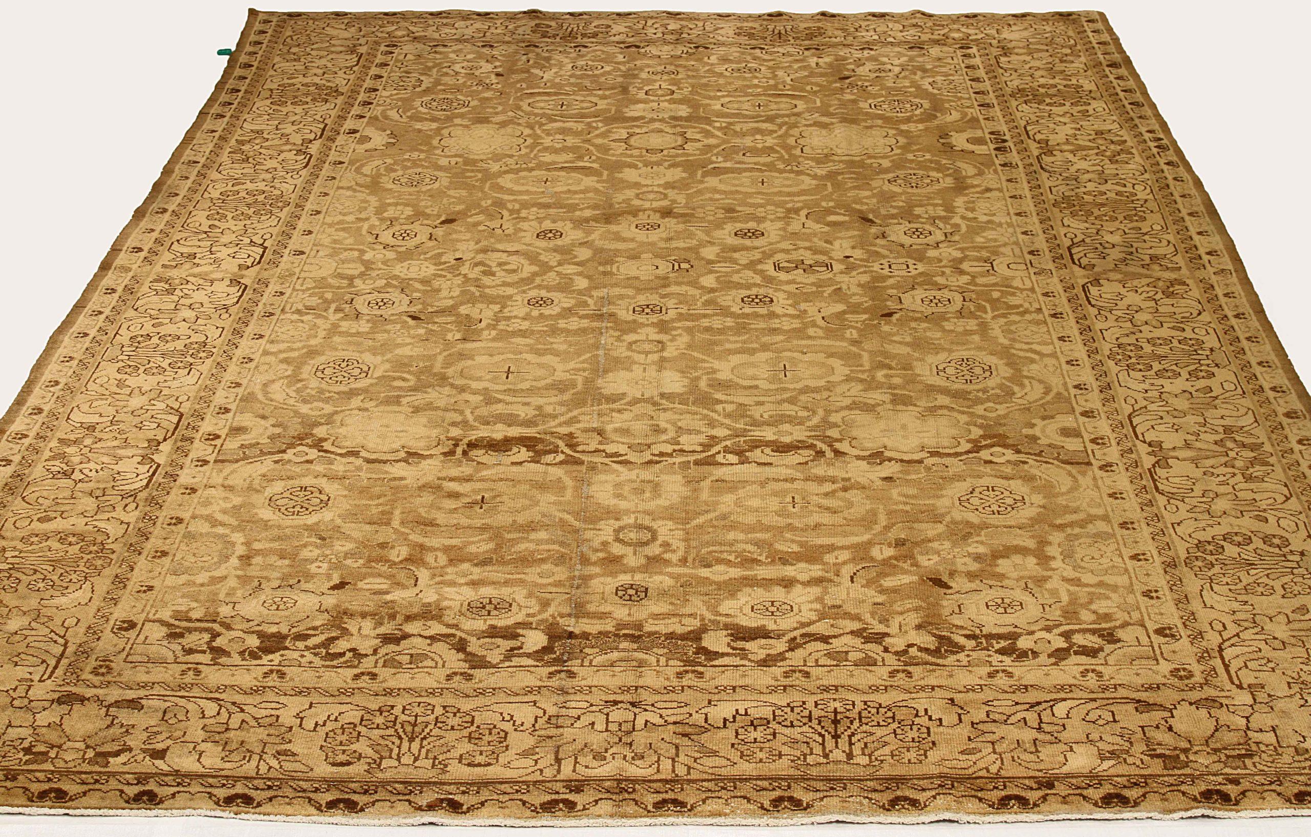 Descubre la elegancia de las alfombras persas Malayer de Circa 1880. Diseñado con meticulosa atención al detalle, este diseño exclusivo es perfecto para realzar tu espacio.