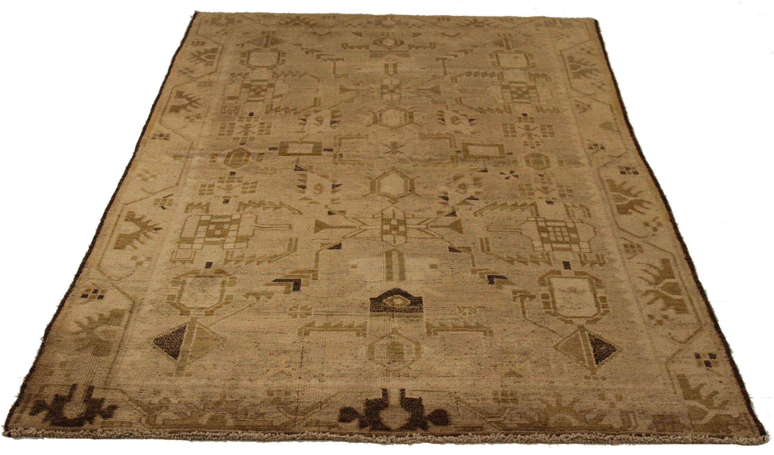 Scopri l'eleganza dei Malayer persiani con i tappeti d'area CIRCA 1880. Progettato con una meticolosa attenzione ai dettagli, questo design esclusivo è perfetto per valorizzare il tuo spazio.