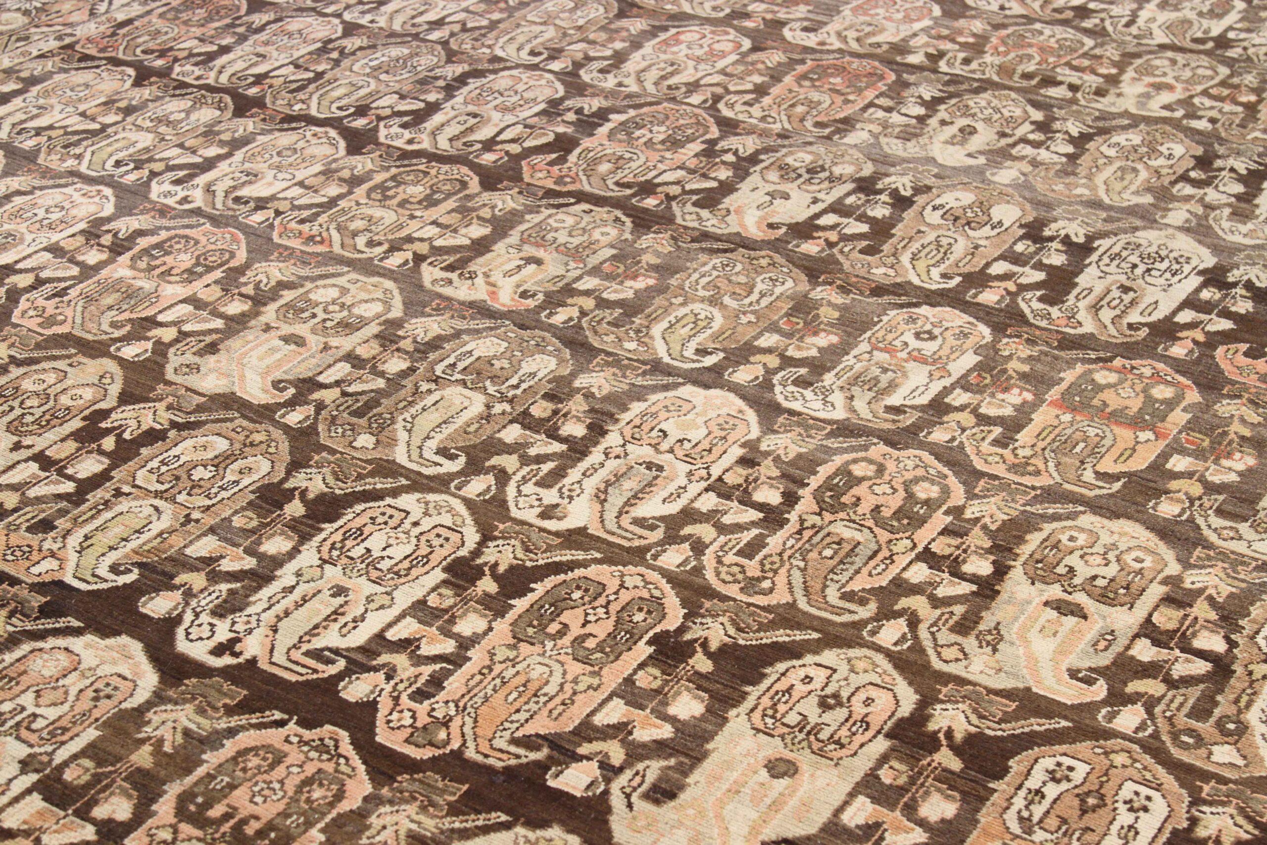 Scopri l'eleganza dei Malayer persiani con i tappeti d'area CIRCA 1880. Progettato con una meticolosa attenzione ai dettagli, questo design esclusivo è perfetto per valorizzare il tuo spazio.
