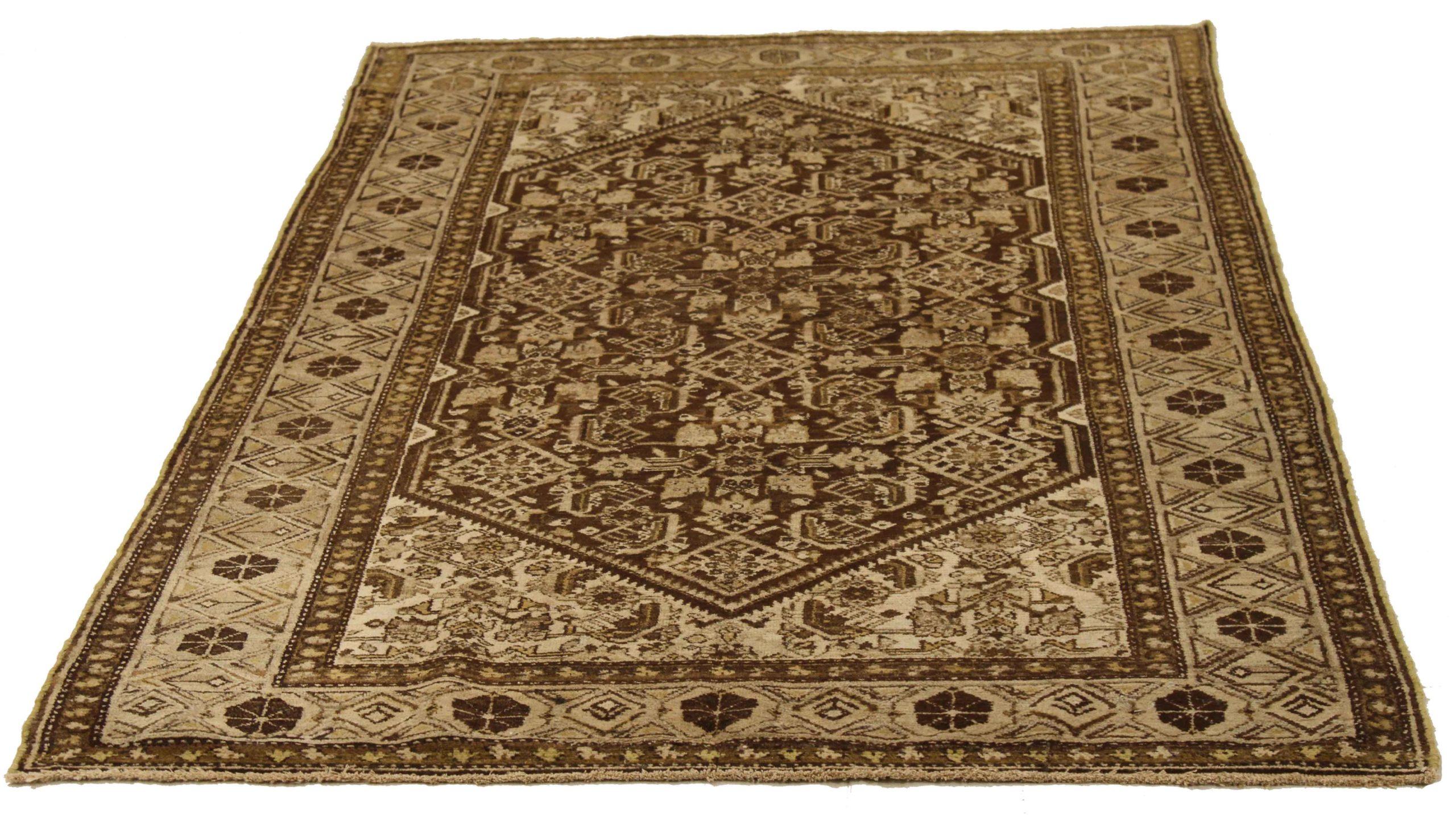 Scopri l'eleganza dei Malayer persiani con i tappeti d'area CIRCA 1880. Progettato con una meticolosa attenzione ai dettagli, questo design esclusivo è perfetto per valorizzare il tuo spazio.