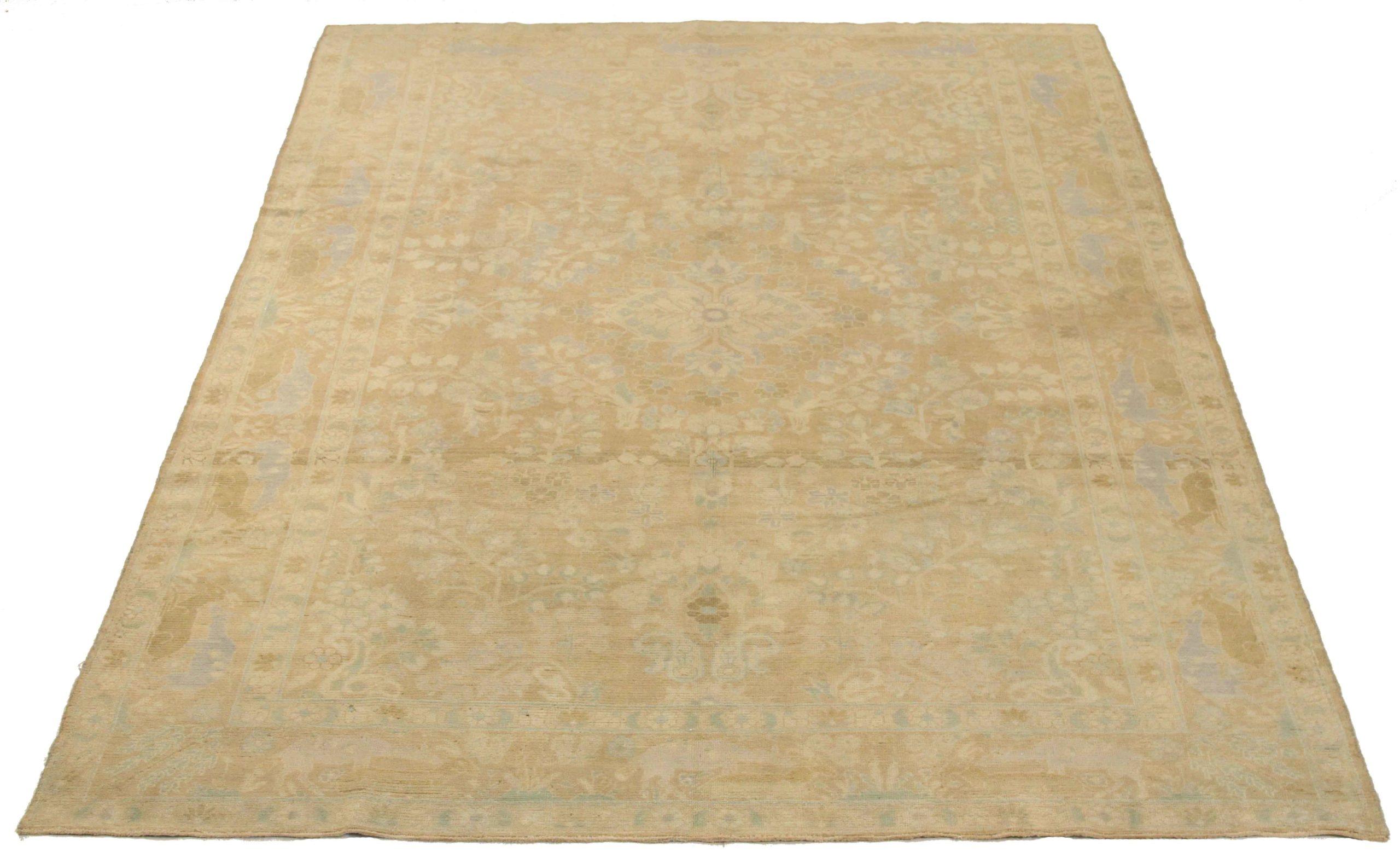 Découvrez l'élégance des tapis persans Malayer avec des tapis de zone datant de 1880. Conçu avec une attention méticuleuse aux détails, ce design exclusif est parfait pour mettre en valeur votre espace.