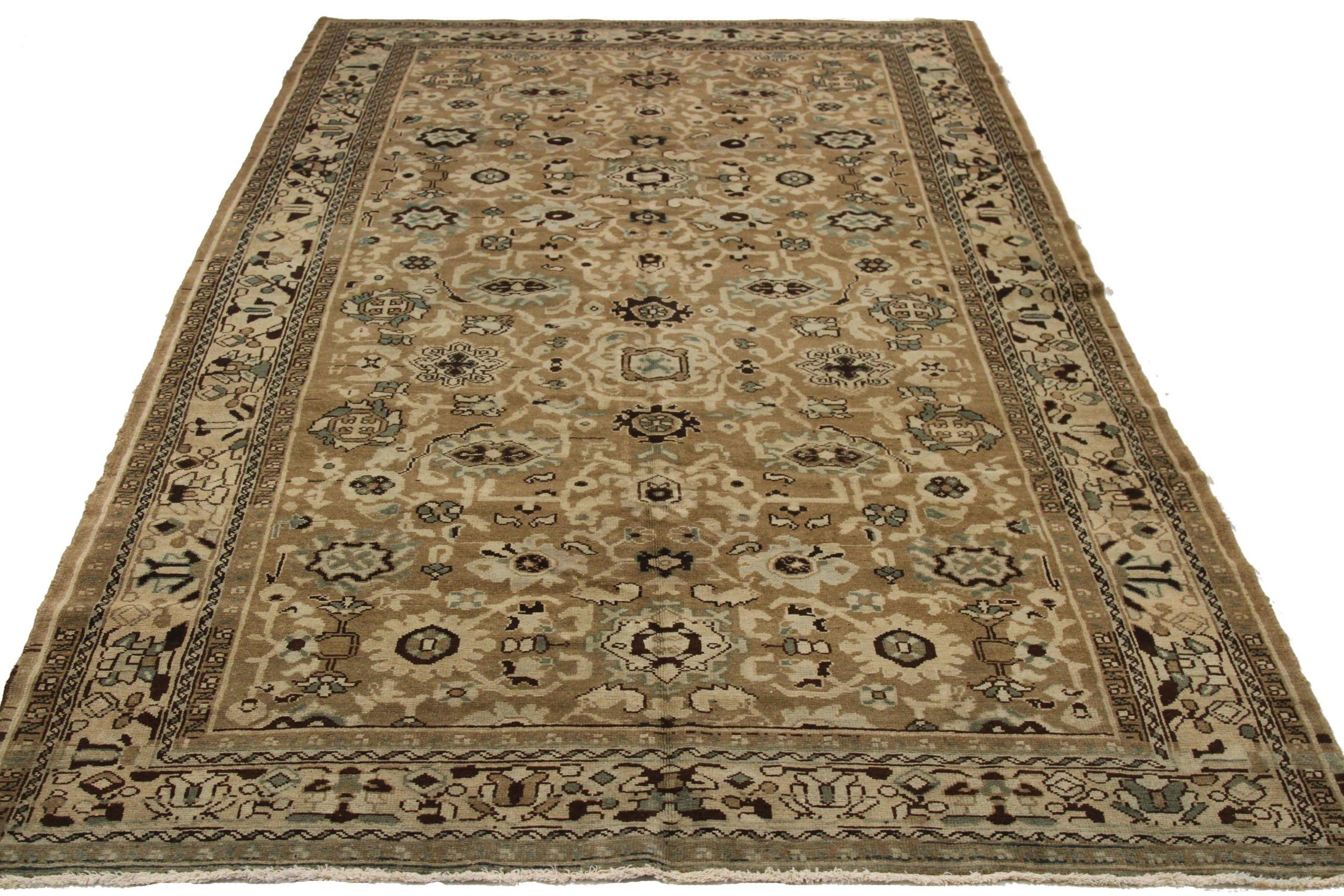 Scopri l'eleganza dei Malayer persiani con i tappeti d'area CIRCA 1880. Progettato in lana e marrone-avorio, questo design esclusivo è perfetto per valorizzare il tuo spazio.