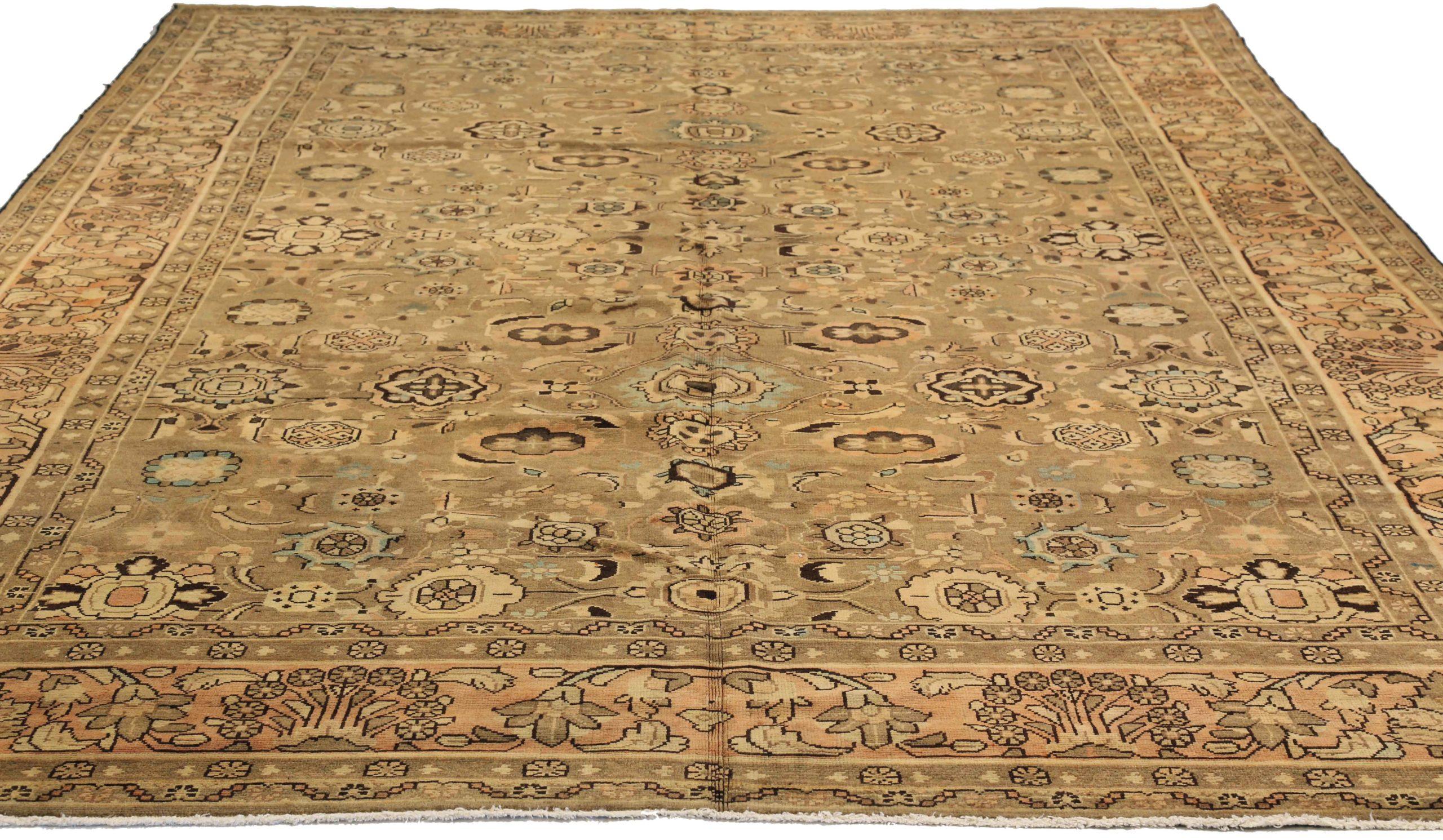 Descubre la elegancia de las alfombras persas Malayer de Circa 1880. Diseñado con lana y marrón-marfil- topo, este diseño exclusivo es perfecto para realzar tu espacio.