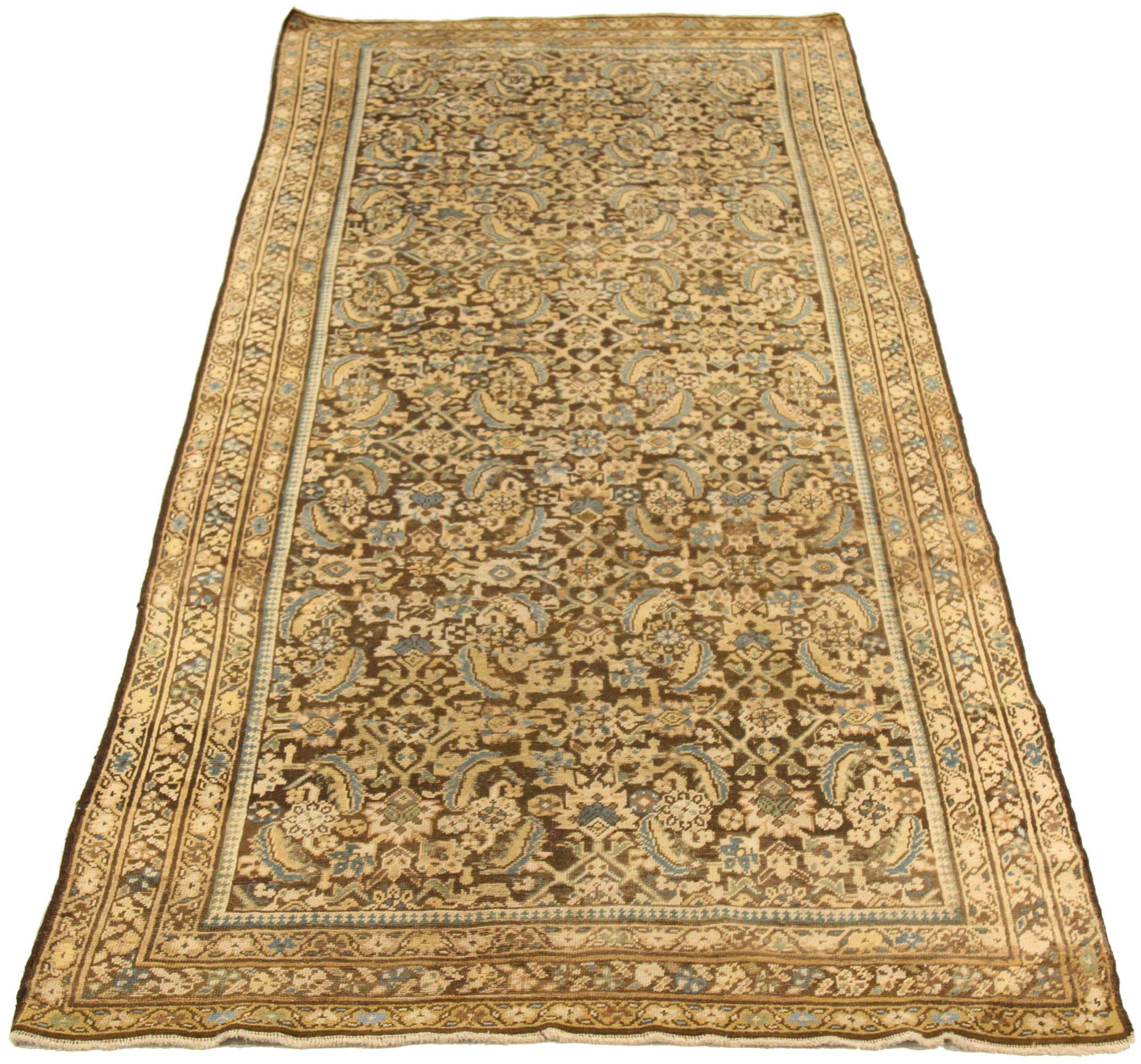 Scopri l'eleganza dei tappeti persiani Malayer. Progettato con una meticolosa attenzione ai dettagli, questo design esclusivo è perfetto per valorizzare il tuo spazio.