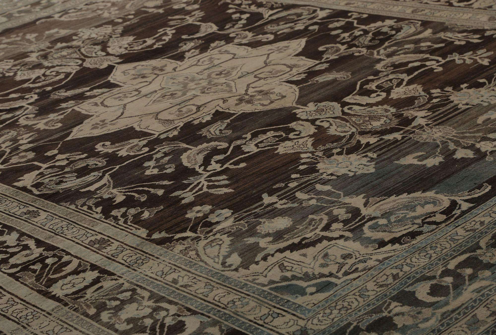 Scopri l'eleganza dei Malayer persiani con i tappeti d'area CIRCA 1910. Progettato in lana e marrone, questo design esclusivo è perfetto per valorizzare il tuo spazio.