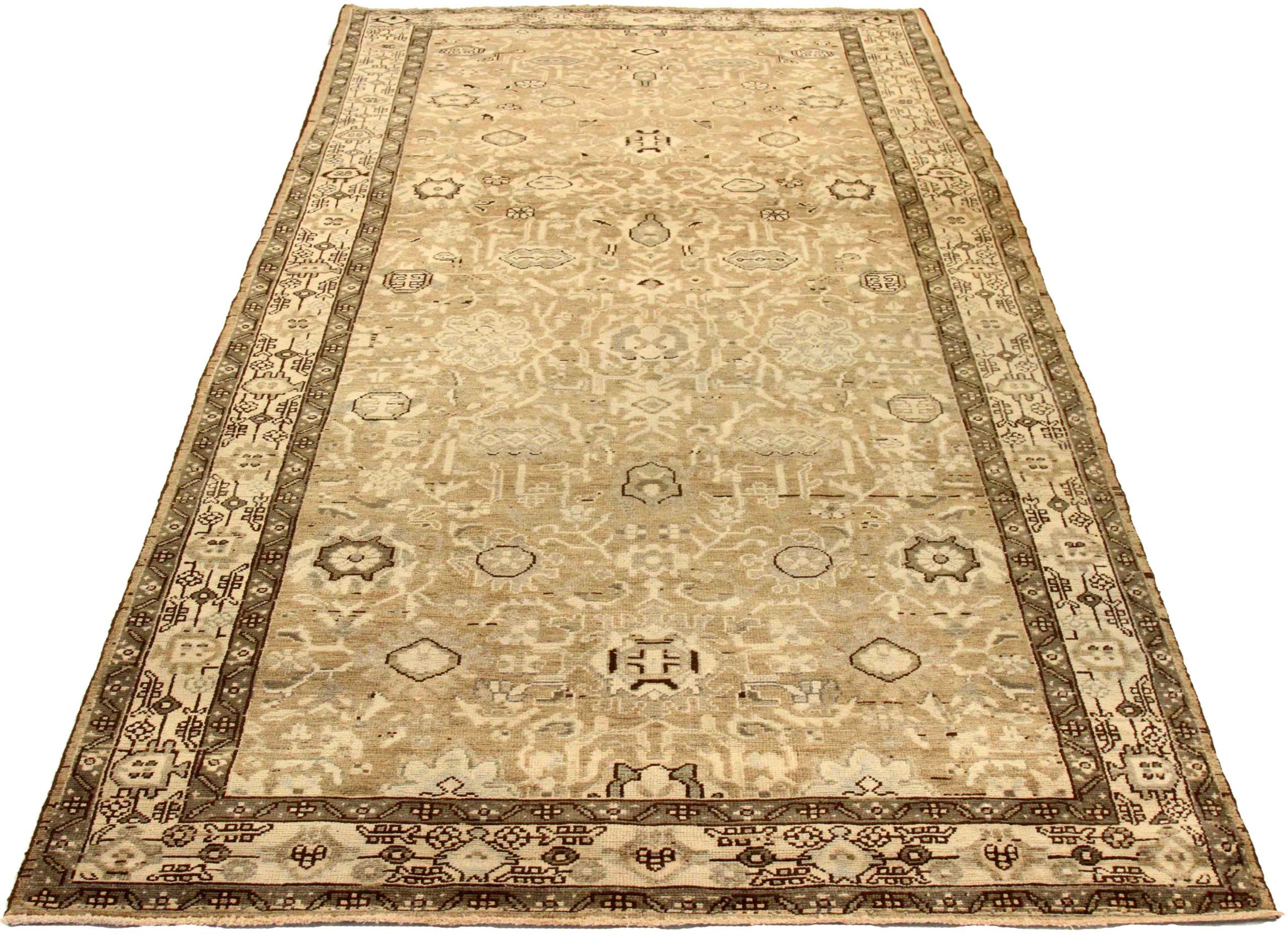 Entdecken Sie die Eleganz des persischen Malayers mit seinen um 1880 gefertigten Teppichen. Dieses exklusive Design aus Wolle und Braun-Elfenbein ist perfekt, um Ihren Raum zu verschönern.