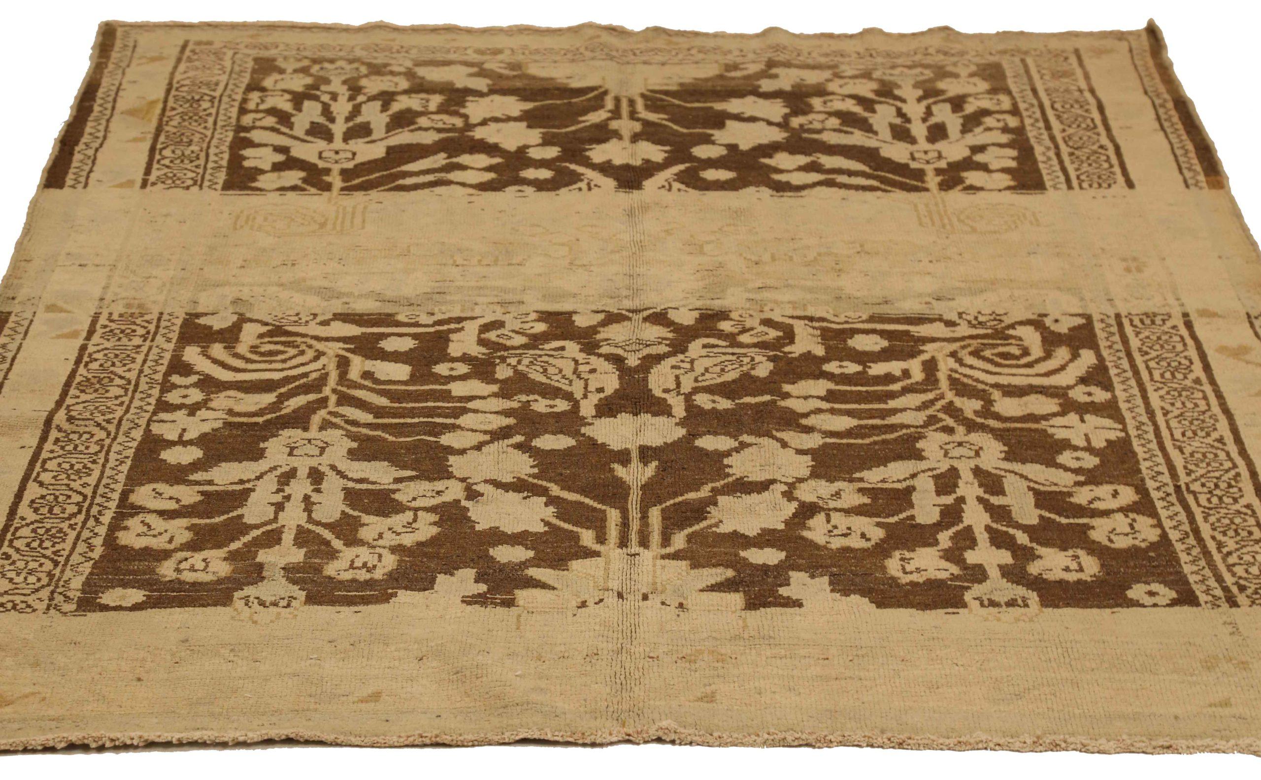 Discover the elegance of Persian Malayer featuring beautiful craftsmanship in Circa 1880. Designed with meticulous attention to detail, this exclusive design is perfect for enhancing your space.