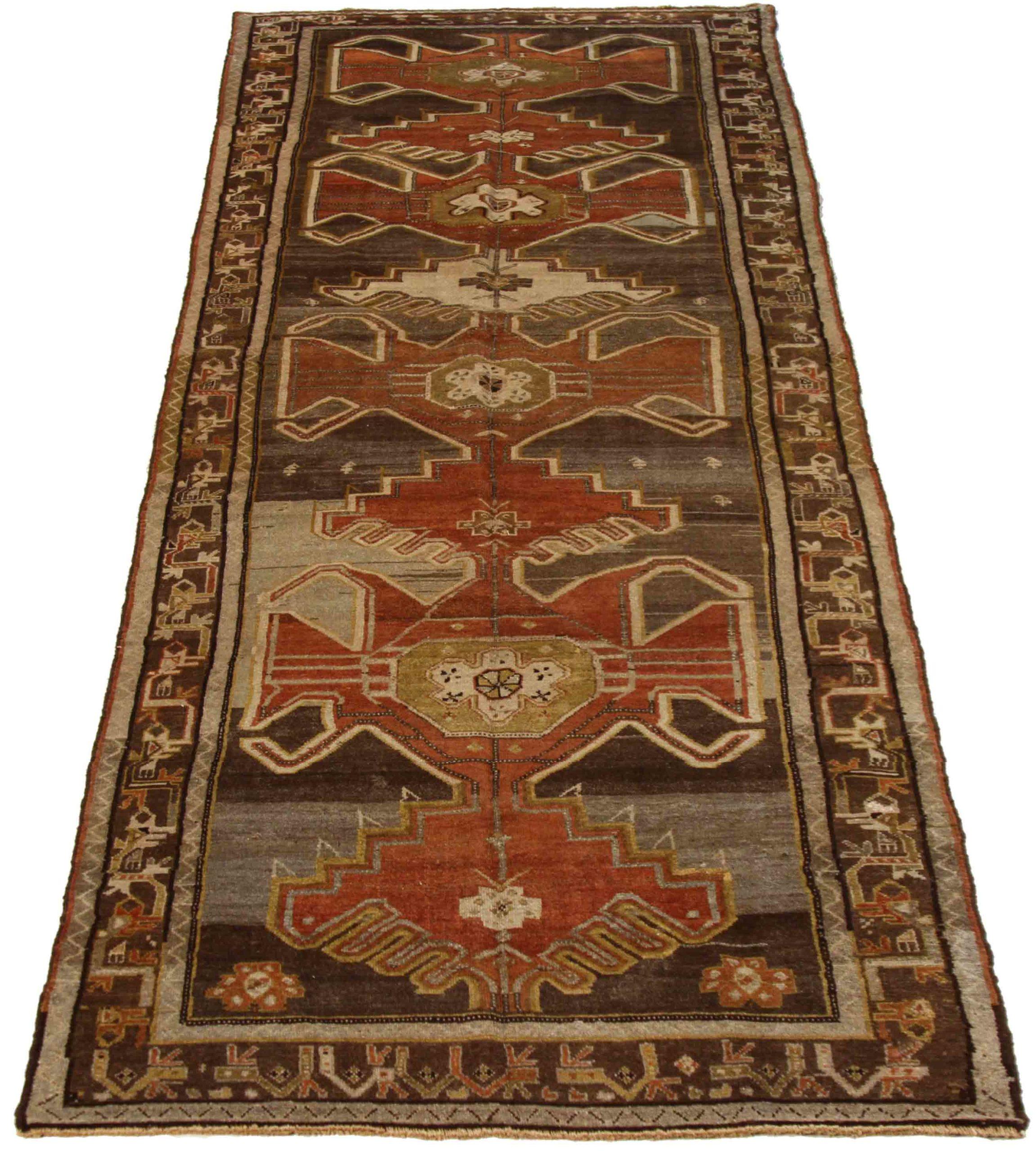 Discover the elegance of Persian Malayer featuring beautiful craftsmanship in Circa 1880. Designed with meticulous attention to detail, this exclusive design is perfect for enhancing your space.