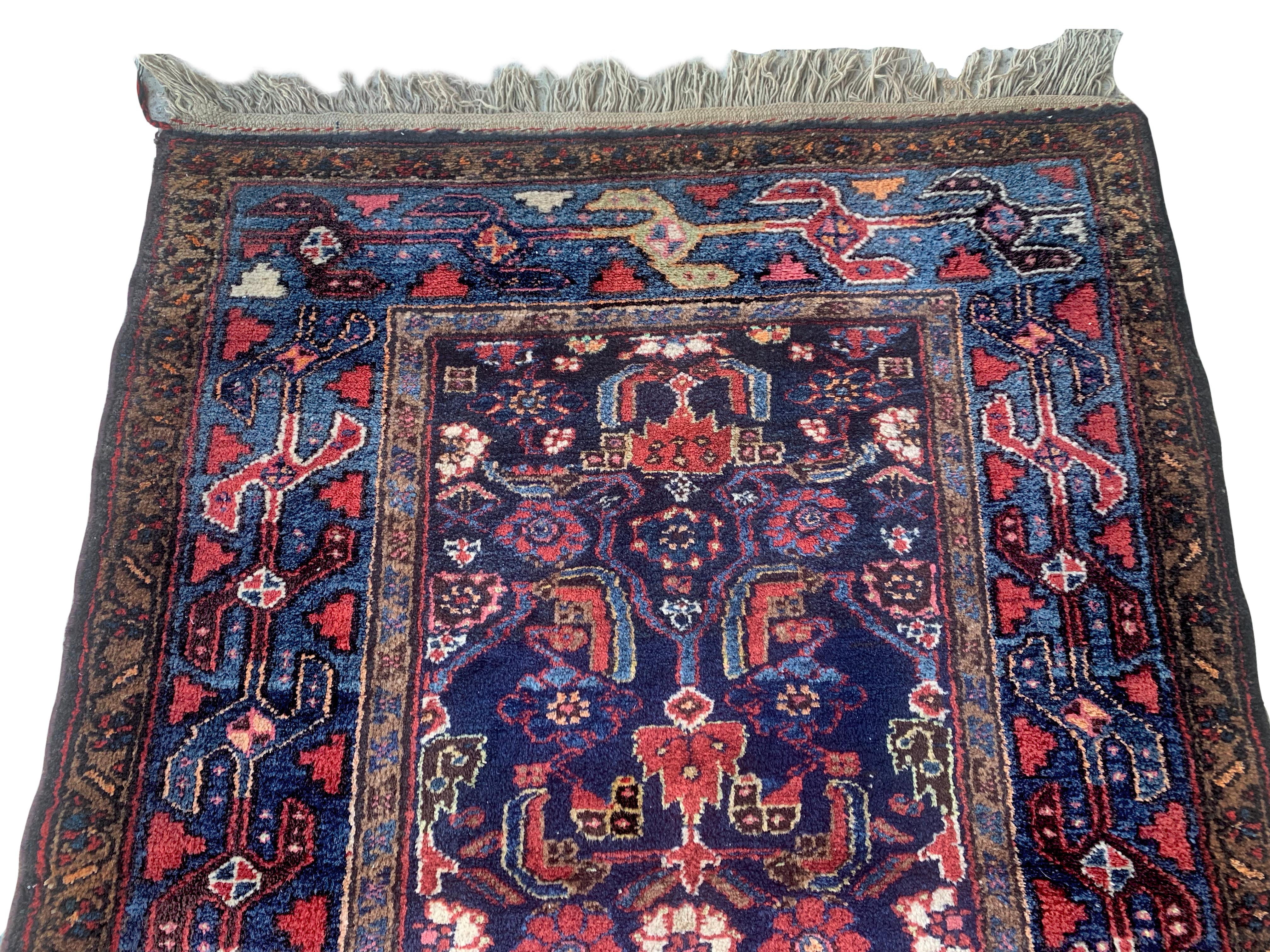 Persian Malayer, Circa 1920 In Excellent Condition For Sale In Laguna Hills, CA