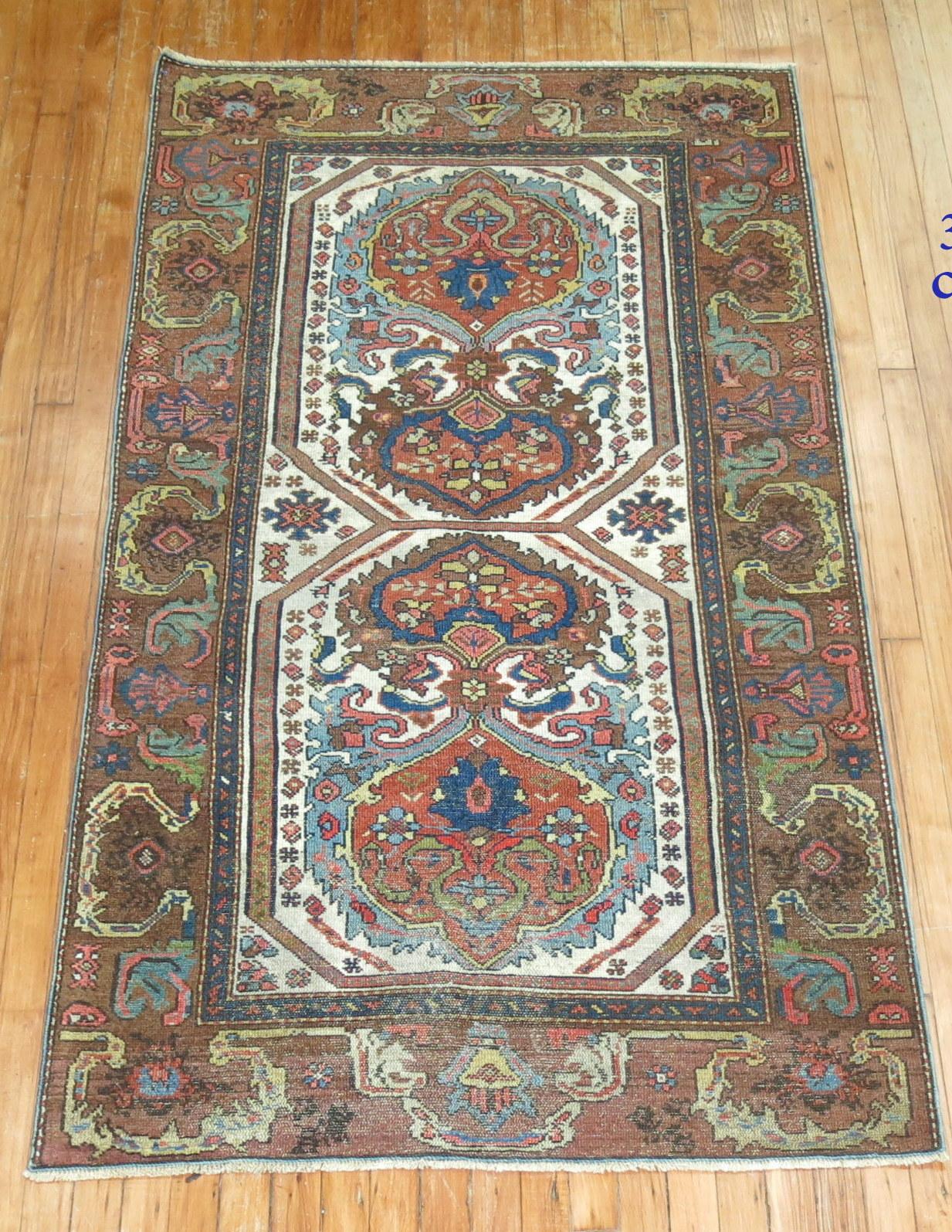 Persischer Malayer-Teppich (Rustikal) im Angebot