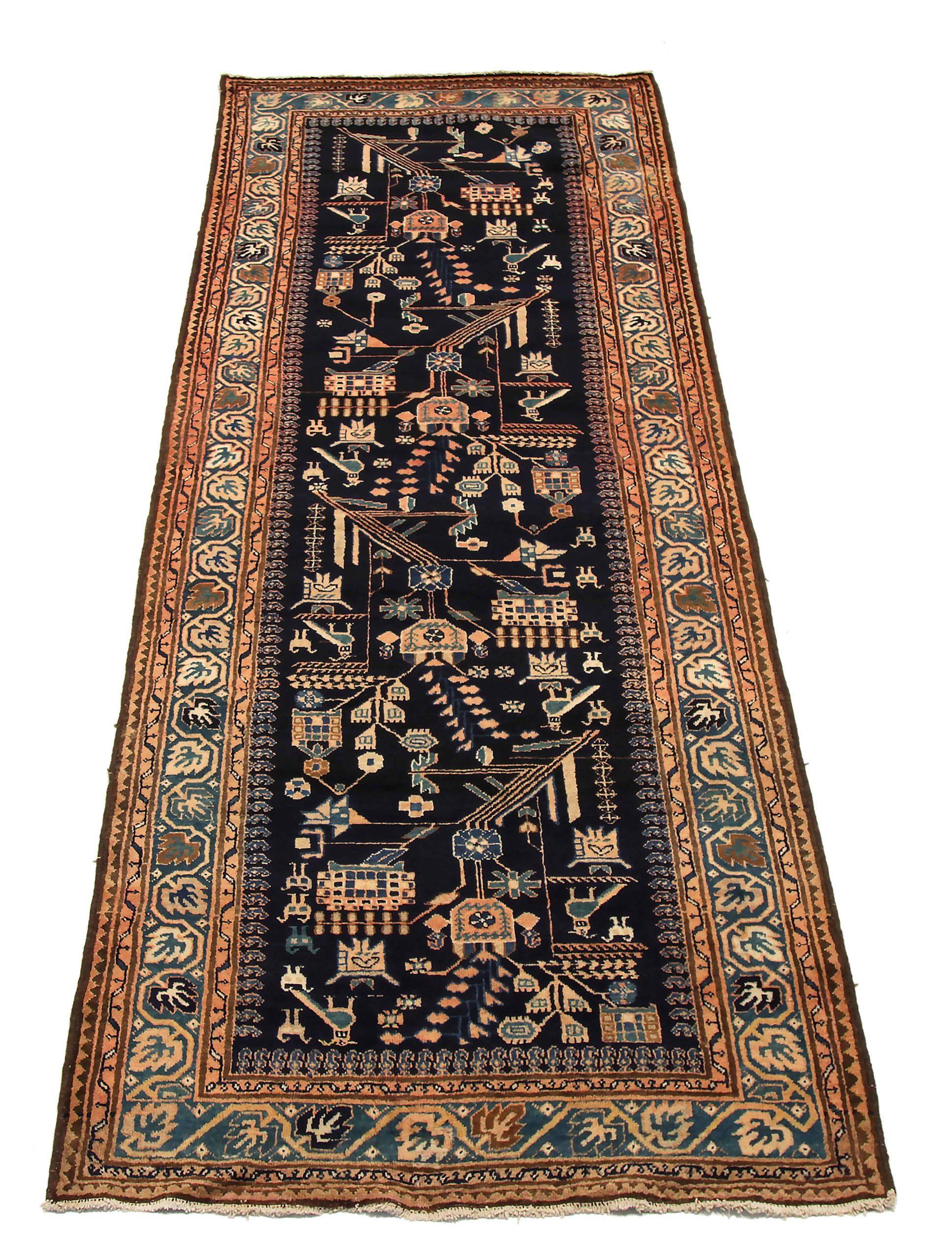 Scopri l'eleganza del tappeto persiano Malayer, caratterizzato da Runner Rug di CIRCA 1880. Progettato con una meticolosa attenzione ai dettagli, questo design esclusivo è perfetto per valorizzare il tuo spazio.